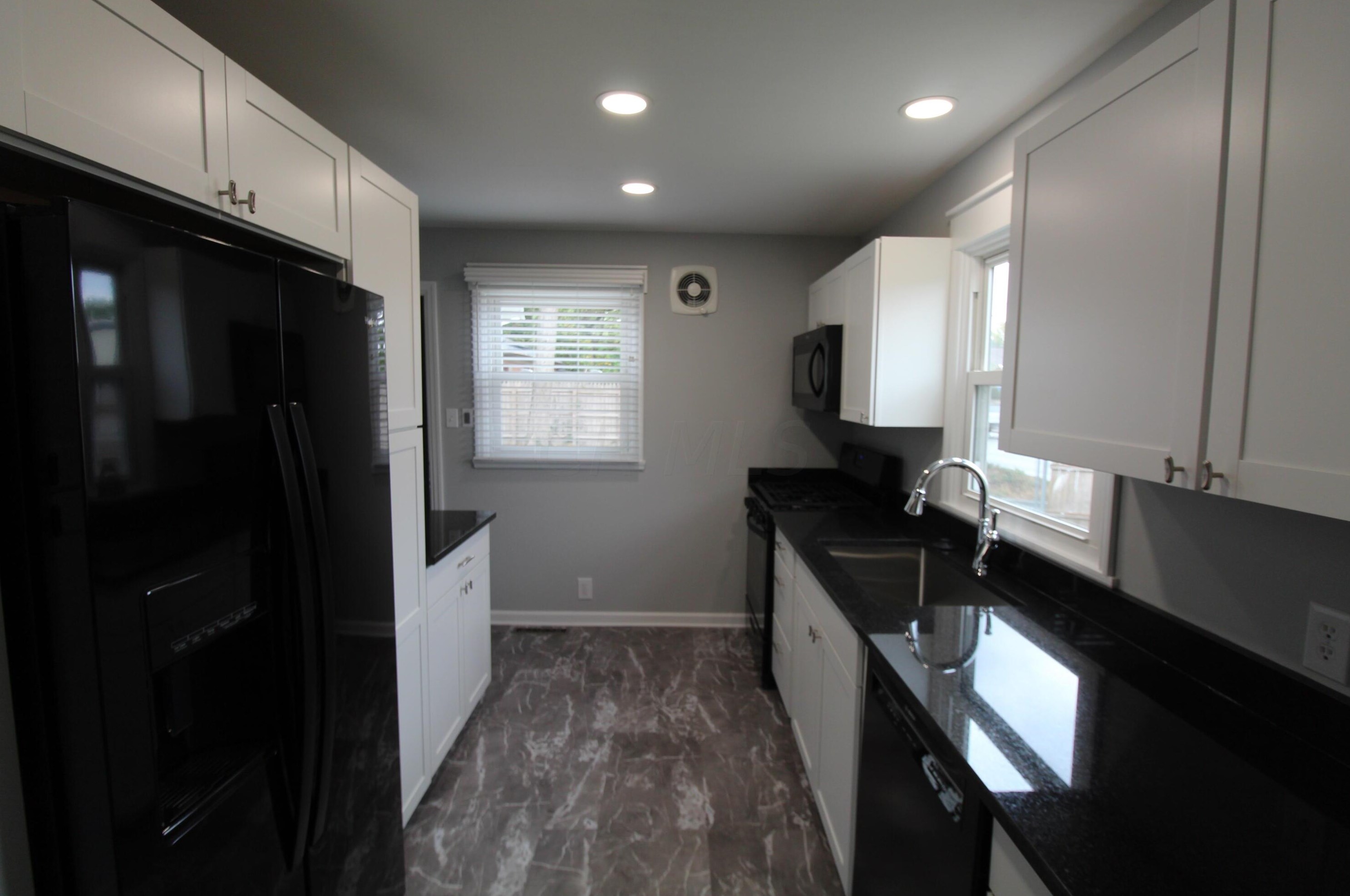 712 Gdn Rd, Columbus OH 43214-2288 exterior