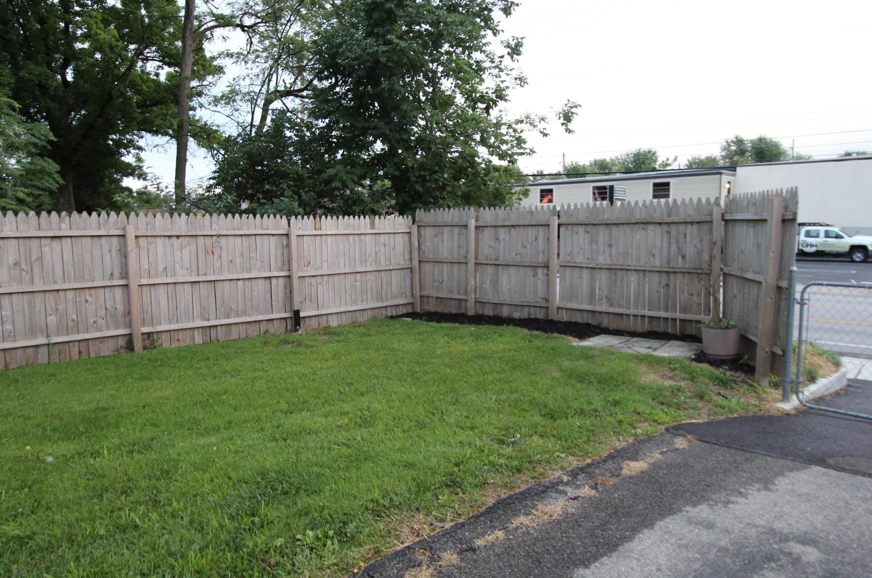 712 Gdn Rd, Columbus OH 43214-2288 exterior