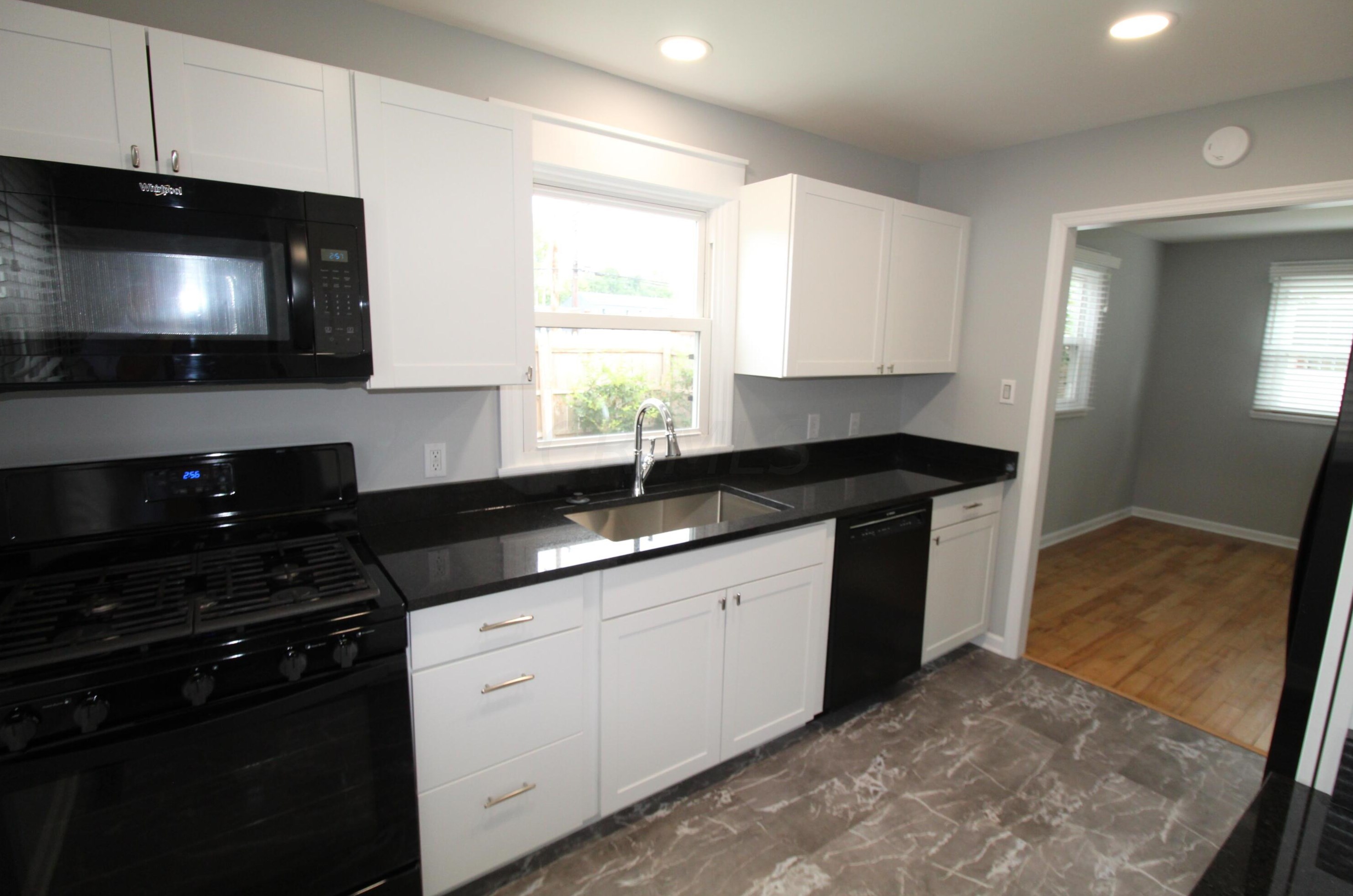 712 Gdn Rd, Columbus OH 43214-2288 exterior