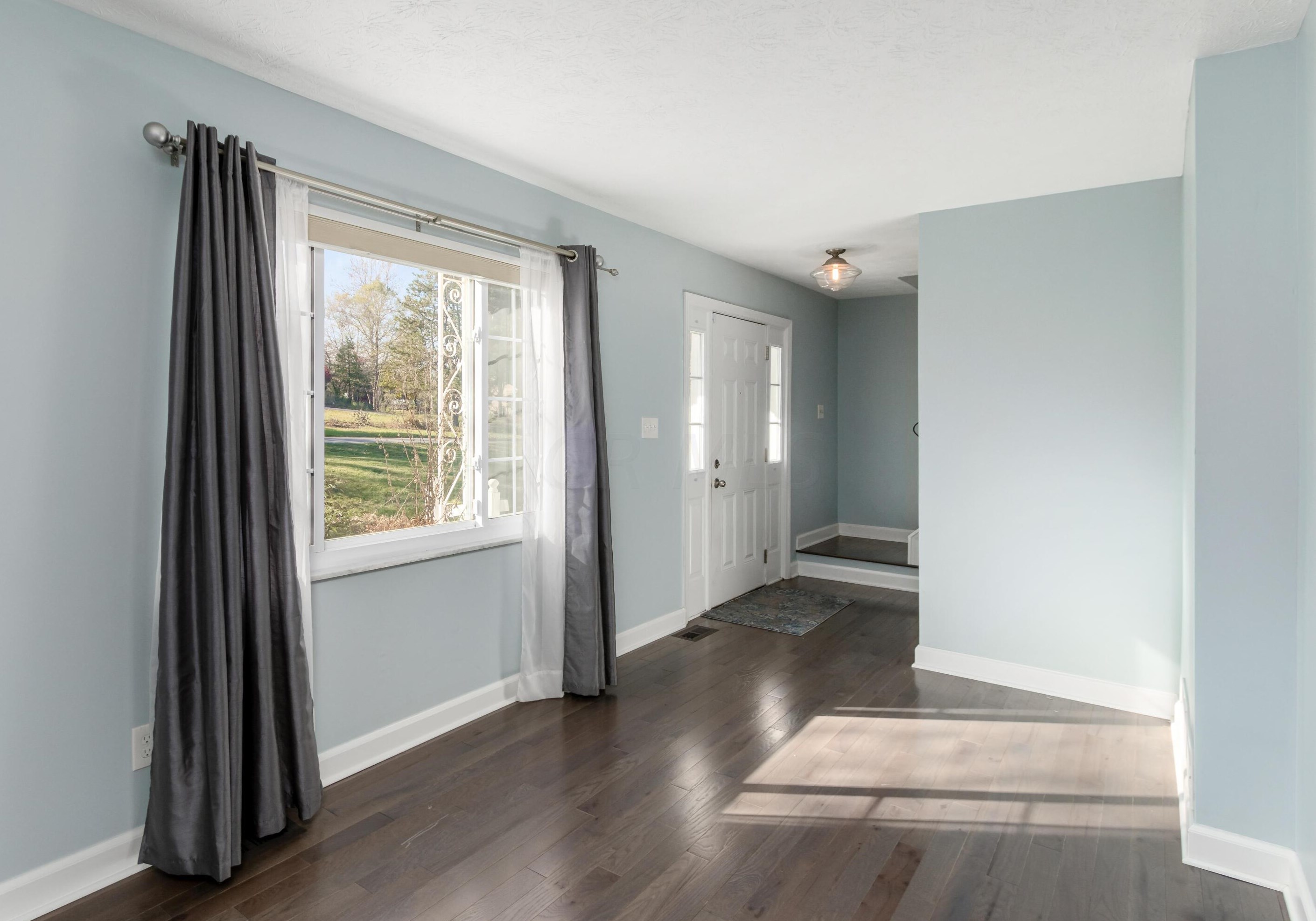 420 Charleston Ave, Columbus OH  43214-1302 exterior