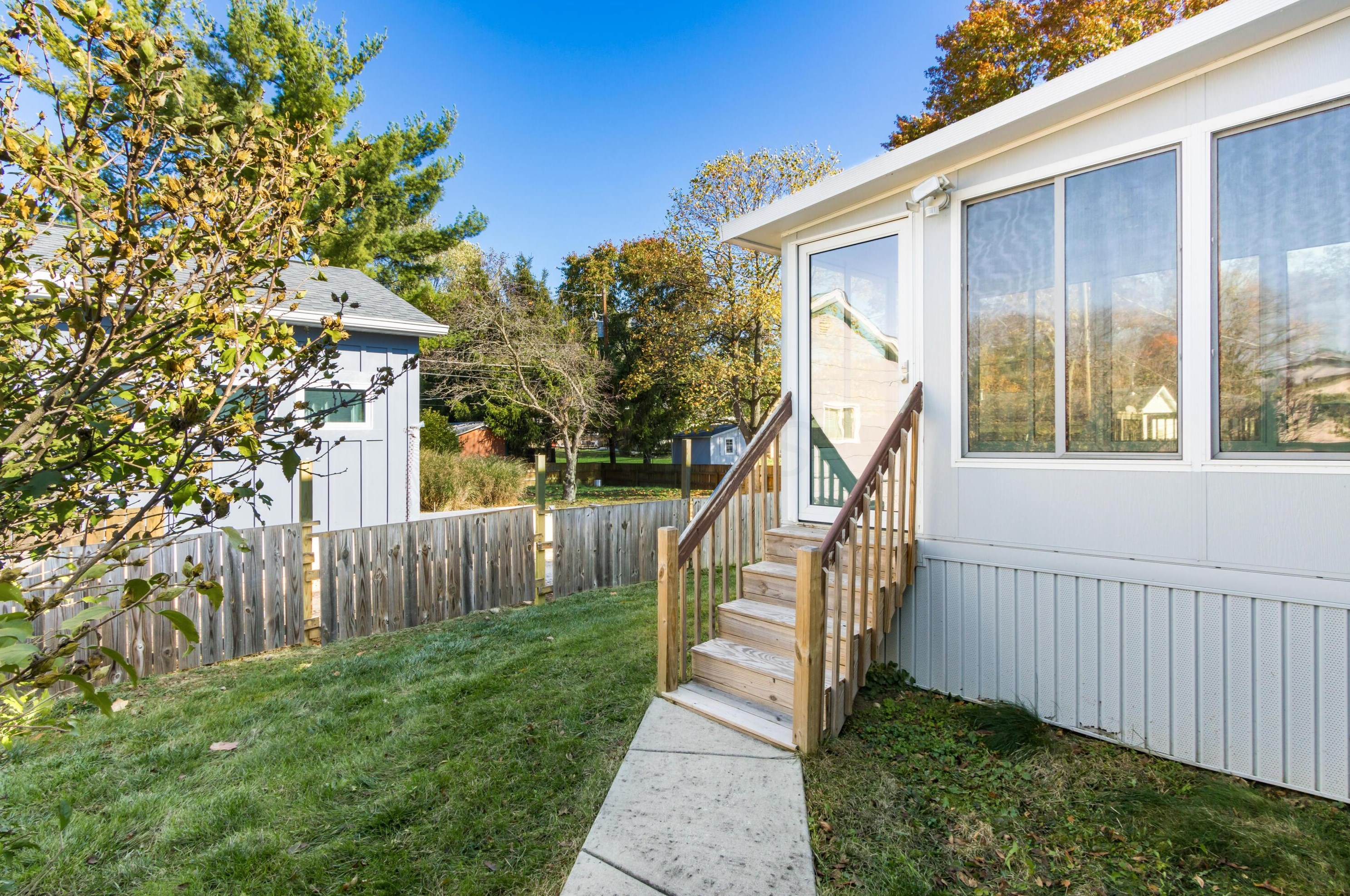 420 Charleston Ave, Columbus OH  43214-1302 exterior