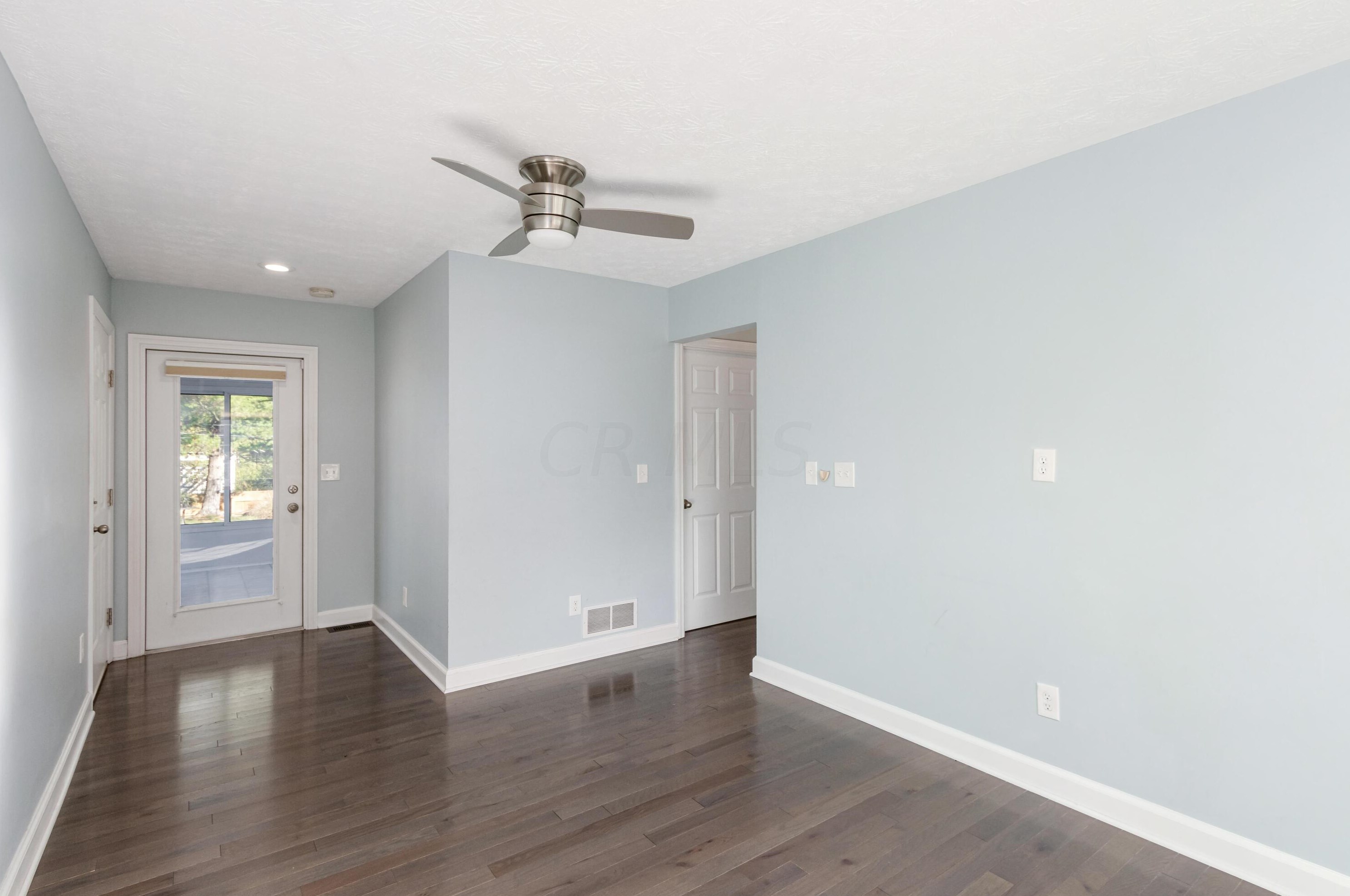 420 Charleston Ave, Columbus OH  43214-1302 exterior