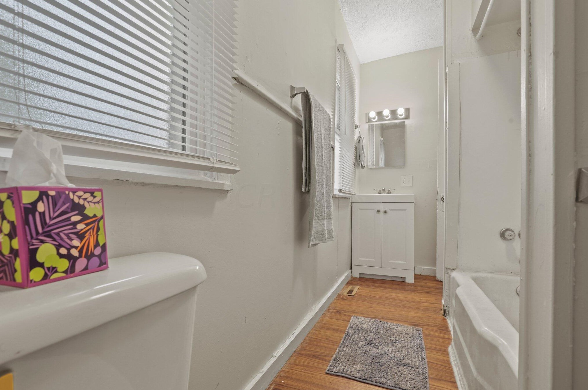 322 Stanaford Pl, Columbus OH  43207-1958 exterior