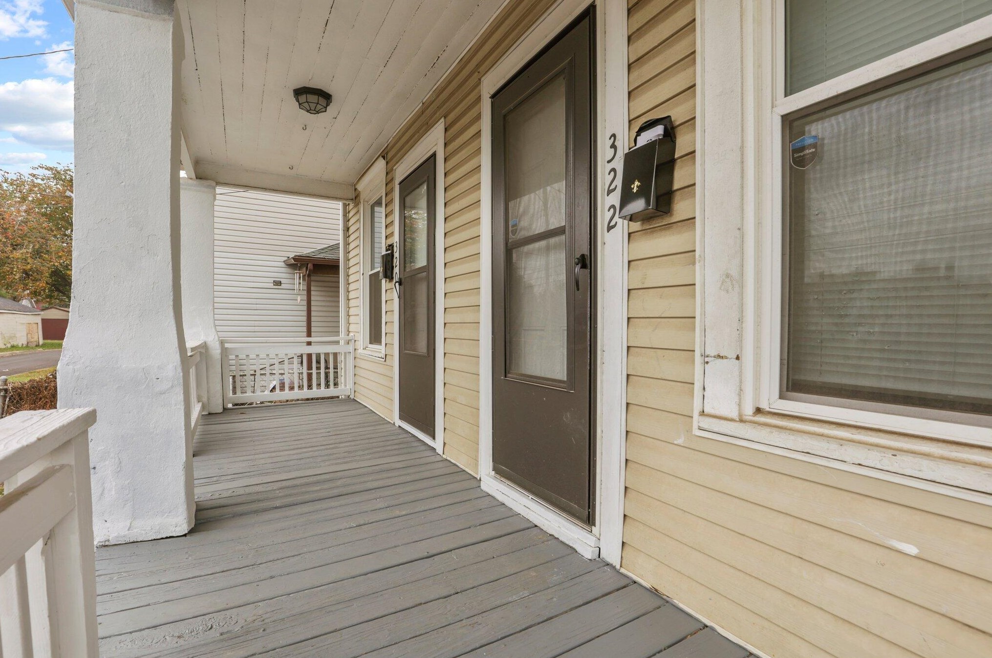 320 Stanaford Pl, Columbus OH  43207-1958 exterior