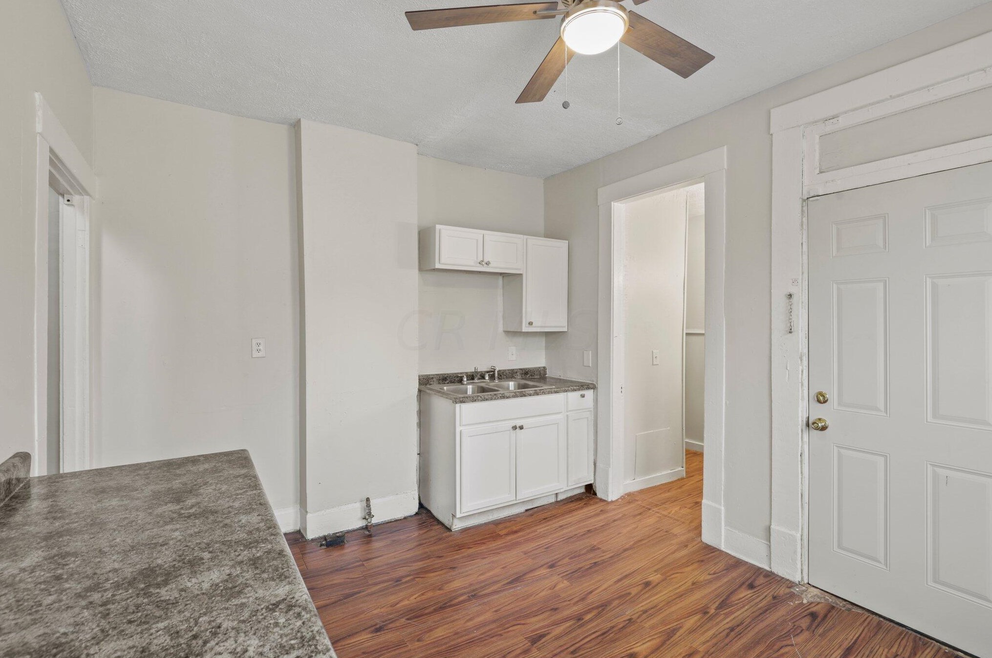 322 Stanaford Pl, Columbus OH  43207-1958 exterior