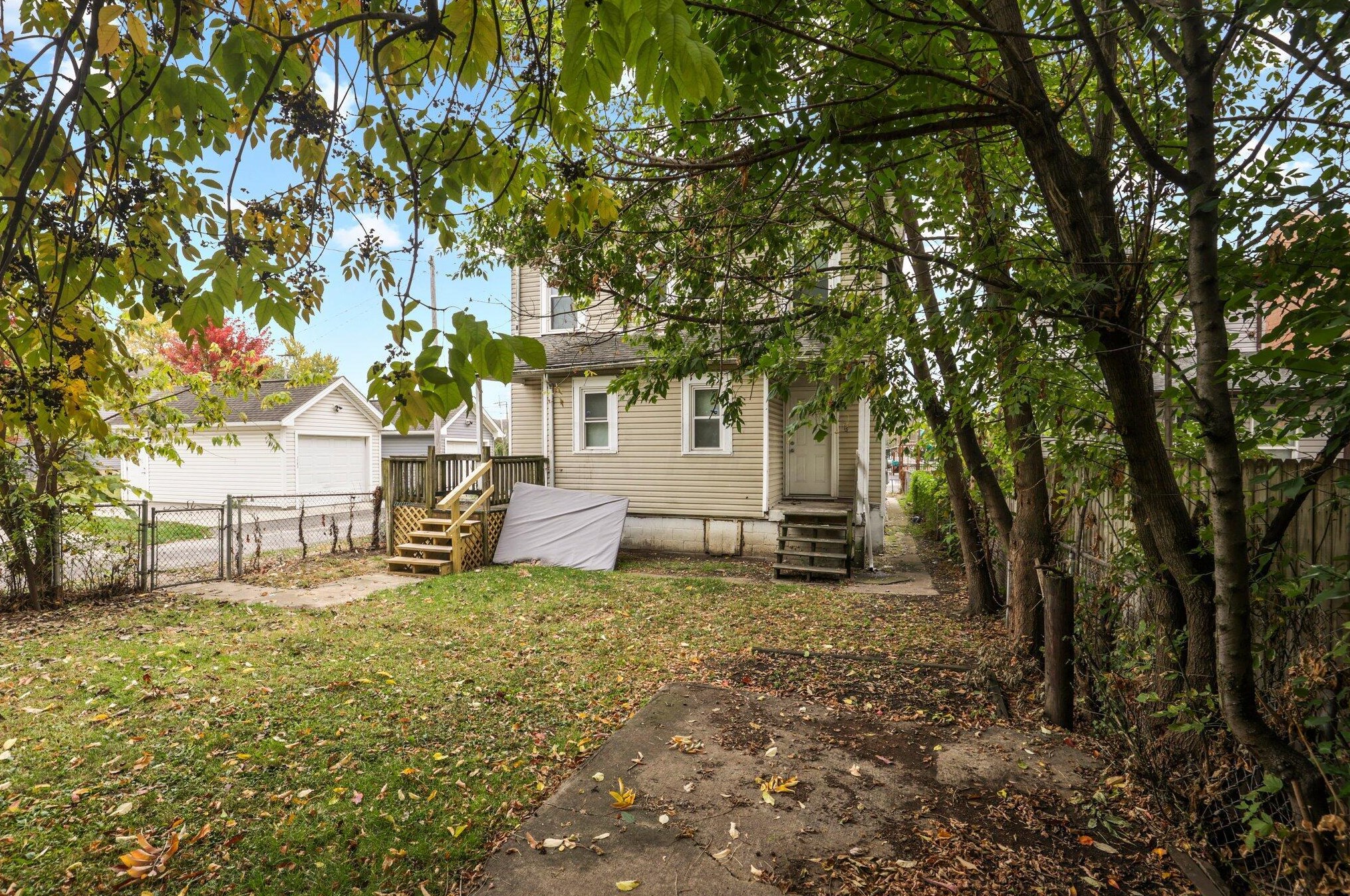 322 Stanaford Pl, Columbus OH  43207-1958 exterior