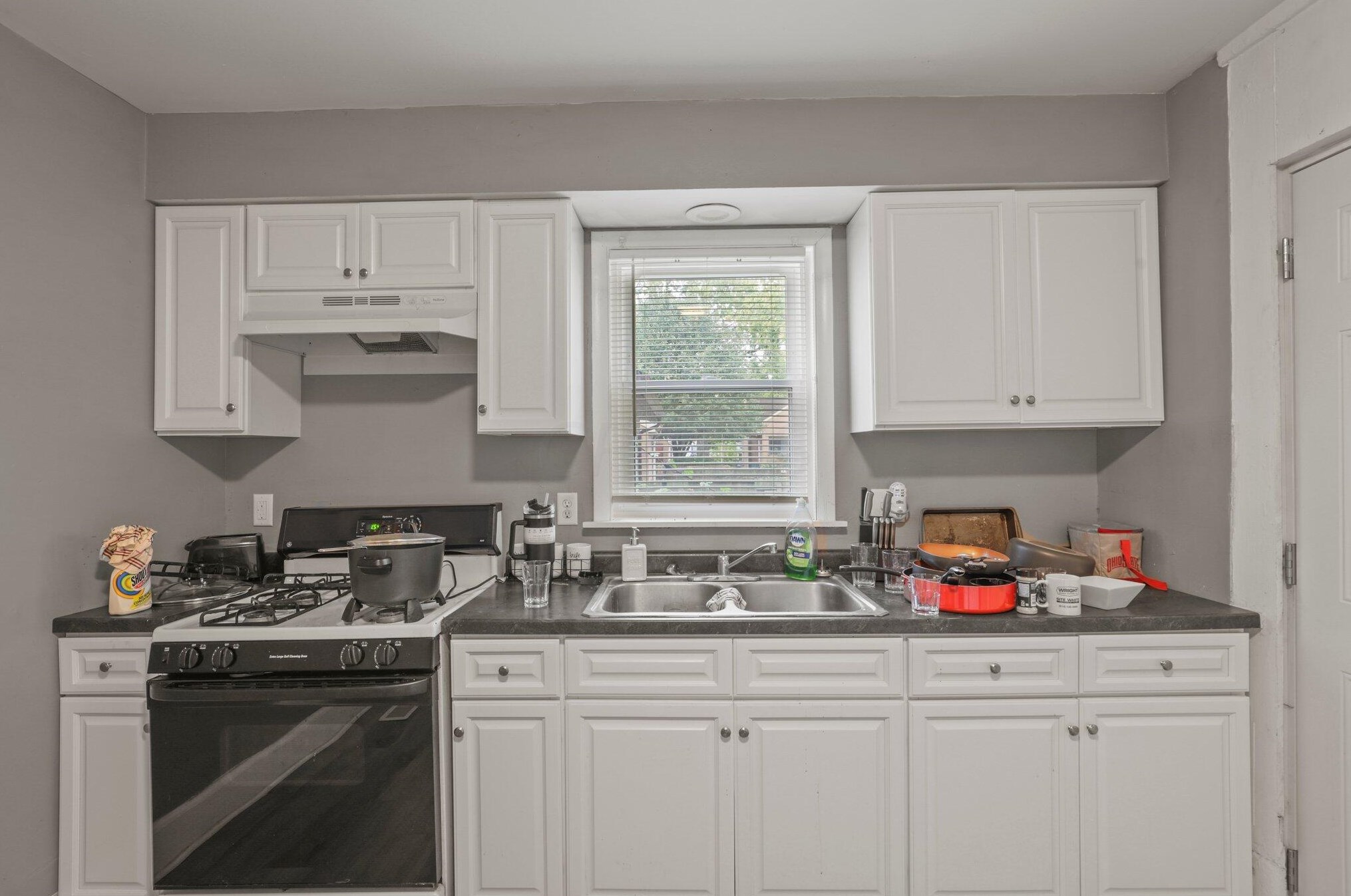 322 Stanaford Pl, Columbus OH  43207-1958 exterior