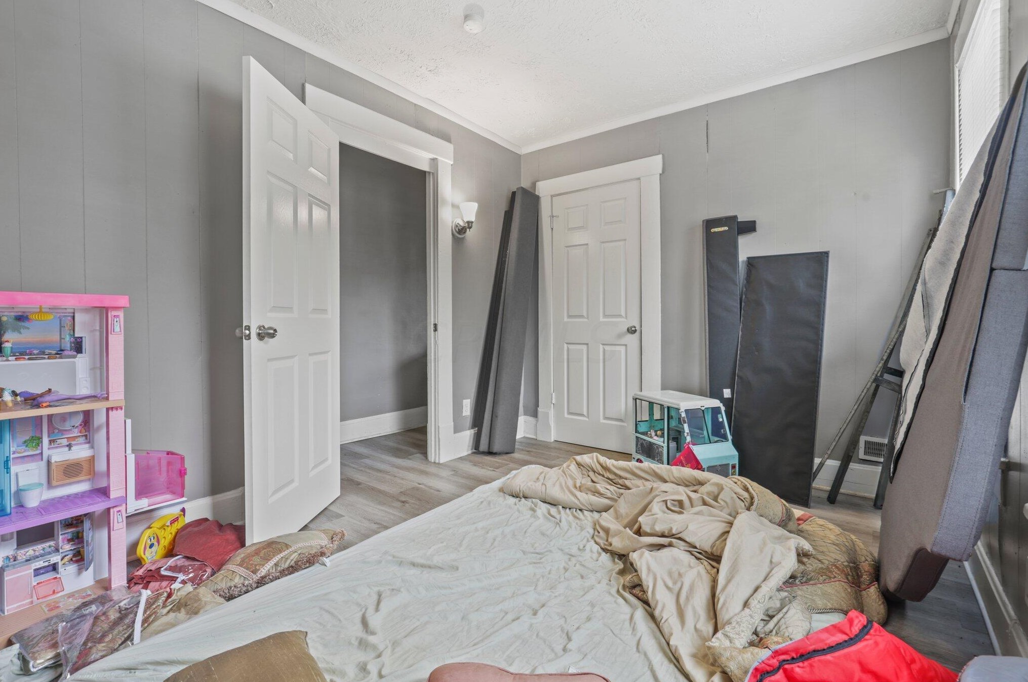 322 Stanaford Pl, Columbus OH  43207-1958 exterior