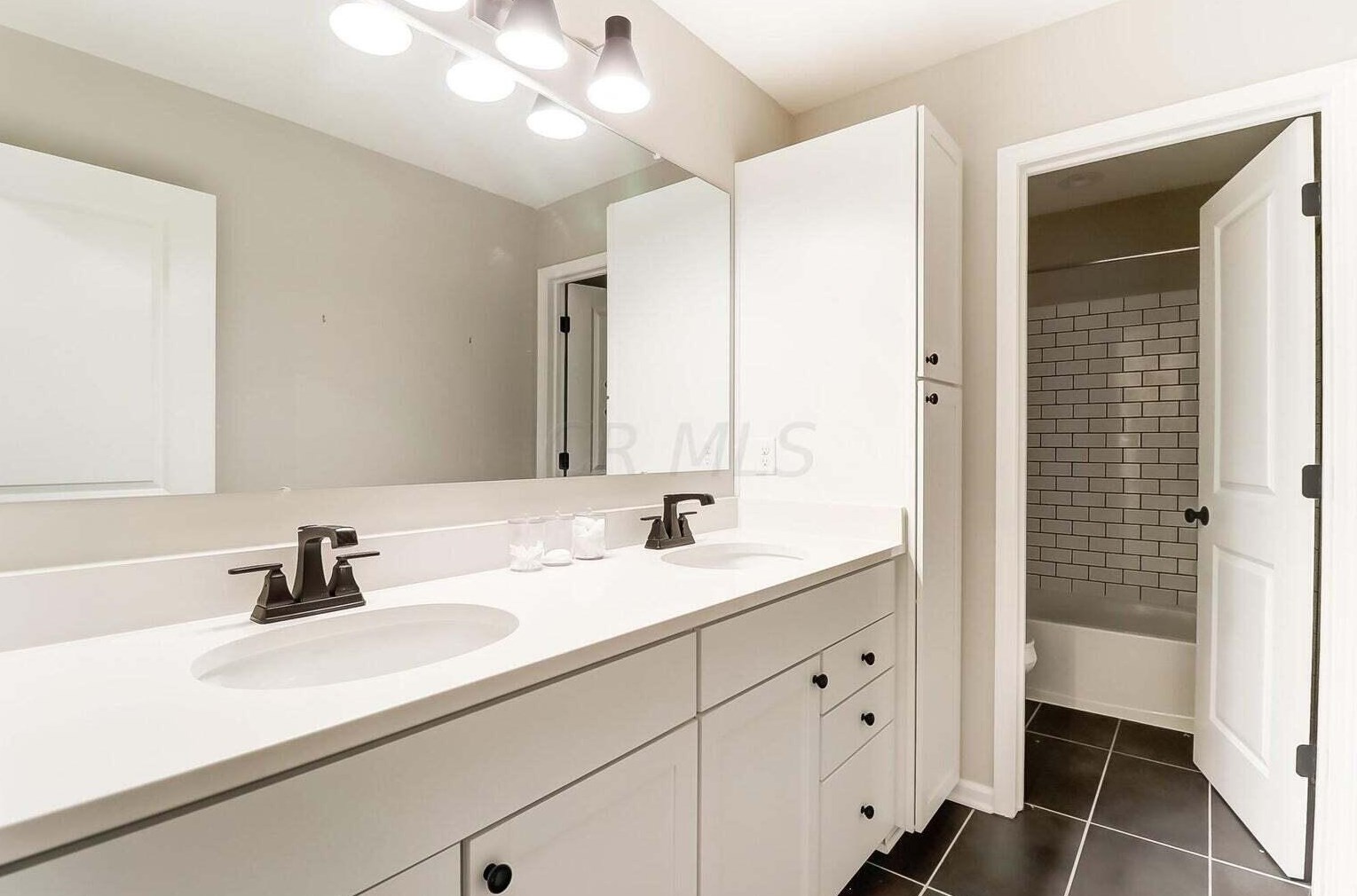 934 Thornhill Pl, Lancaster OH  43130-7730 exterior