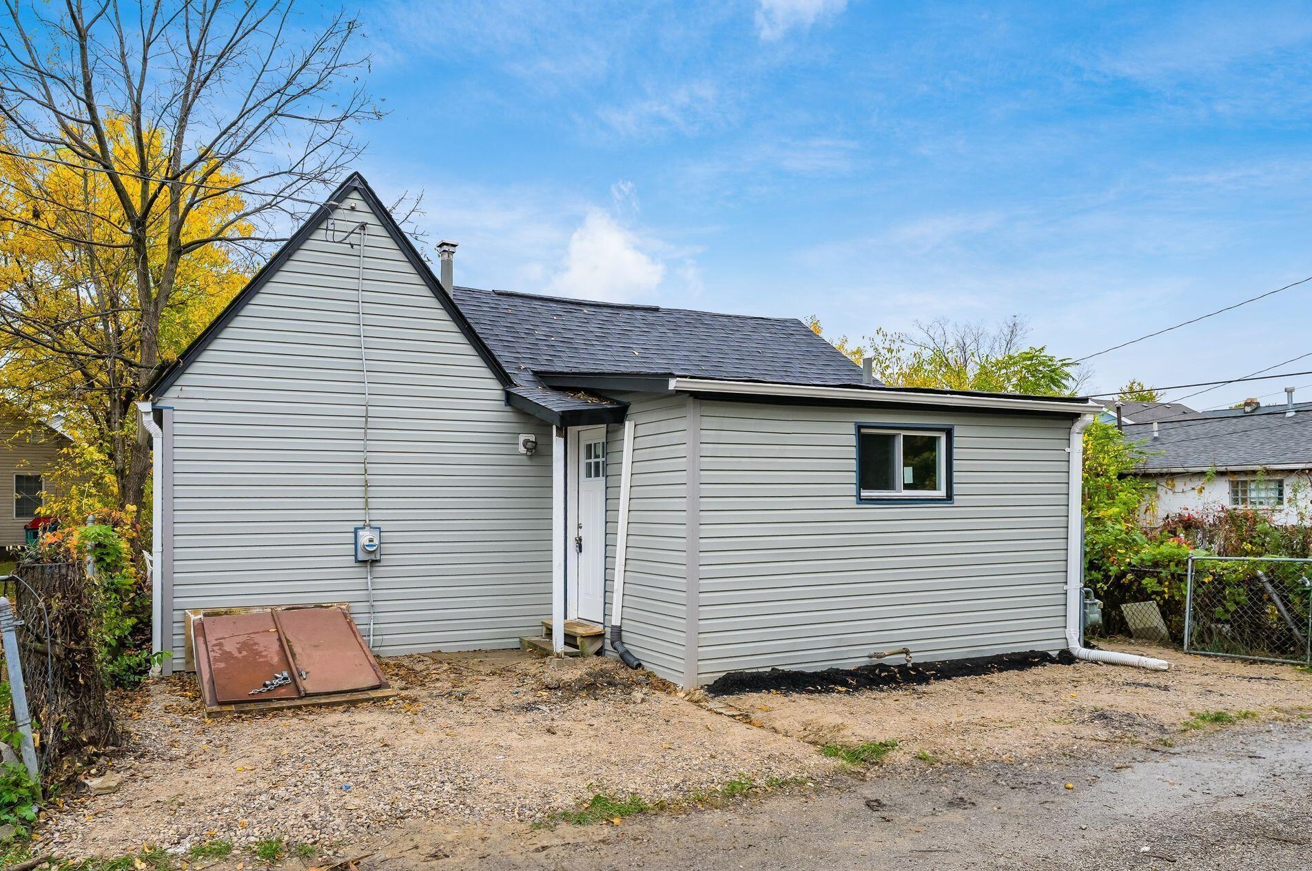 1060 18th Ave, Columbus OH  43211-2446 exterior