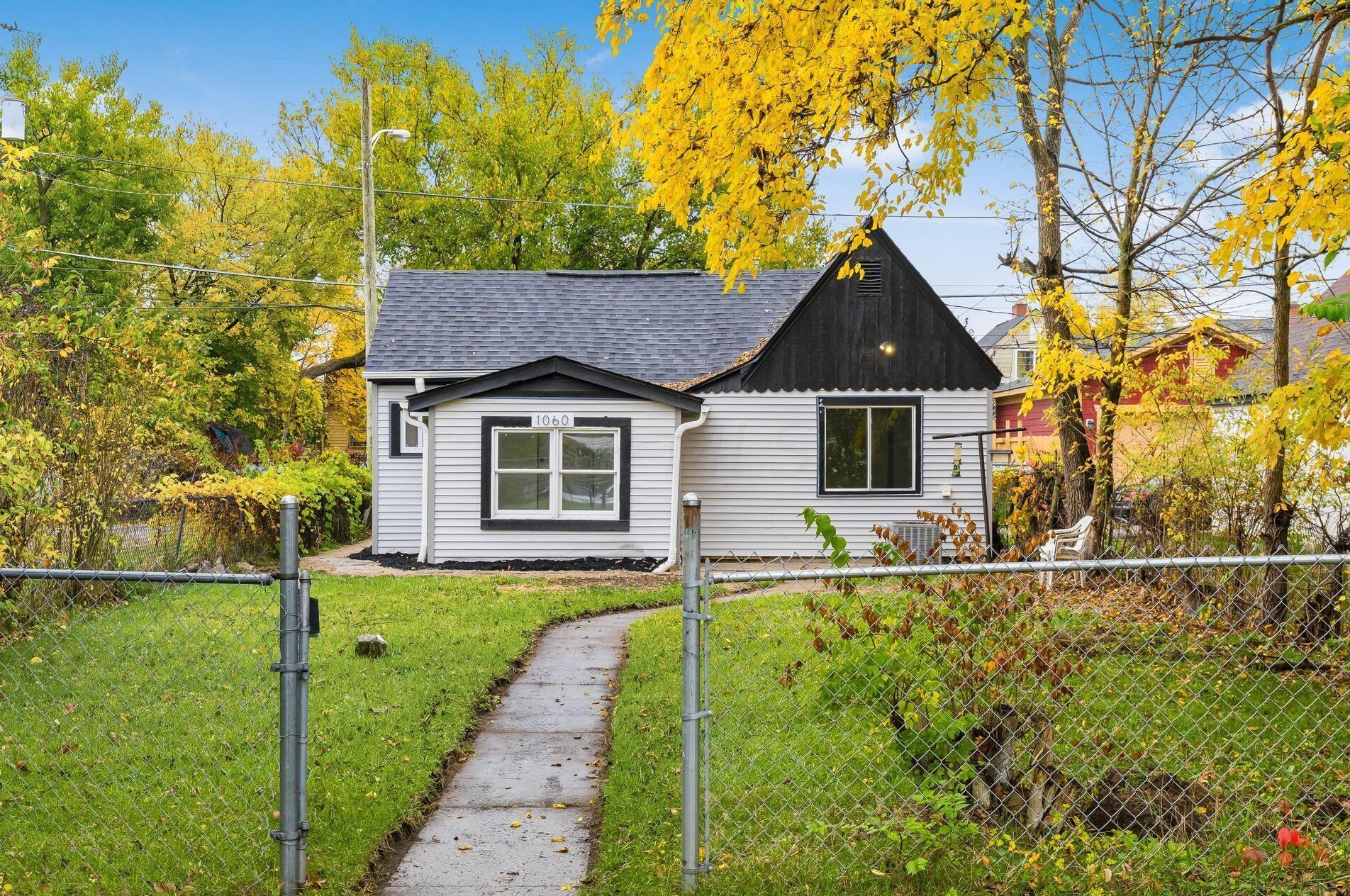 1060 18th Ave, Columbus OH  43211-2446 exterior