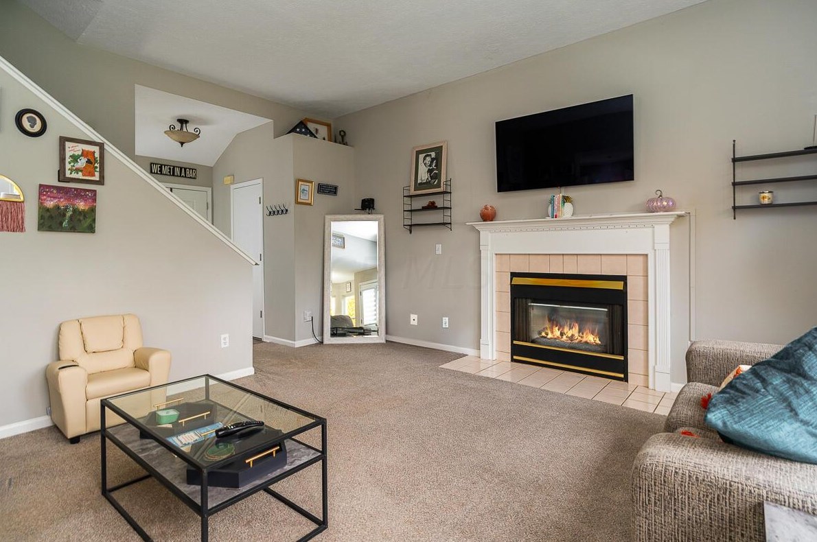 6994 Weurful Dr, Cnl Wnchstr OH  43110-8444 exterior