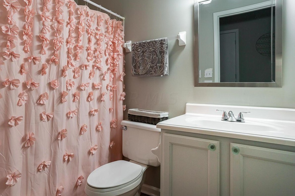 6994 Weurful Dr, Cnl Wnchstr OH  43110-8444 exterior