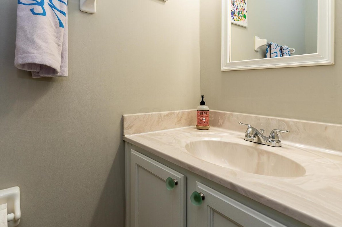 6994 Weurful Dr, Cnl Wnchstr OH  43110-8444 exterior