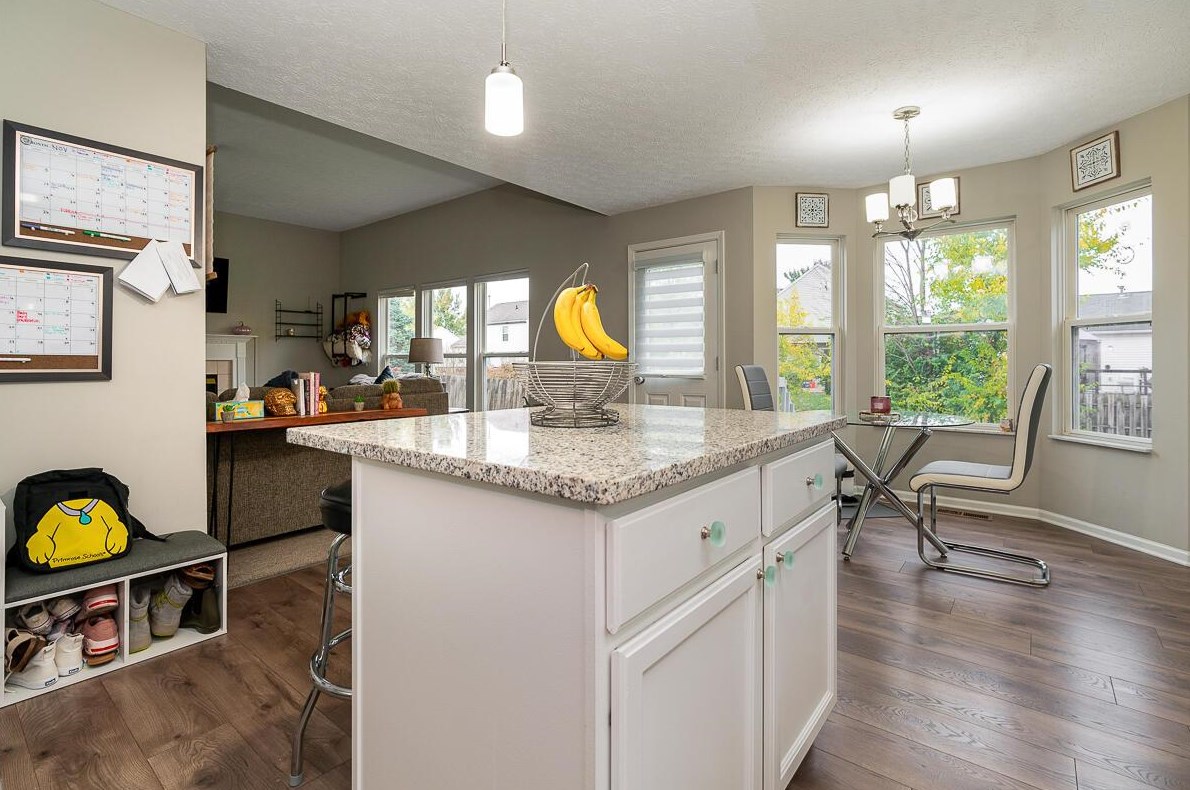 6994 Weurful Dr, Cnl Wnchstr OH  43110-8444 exterior