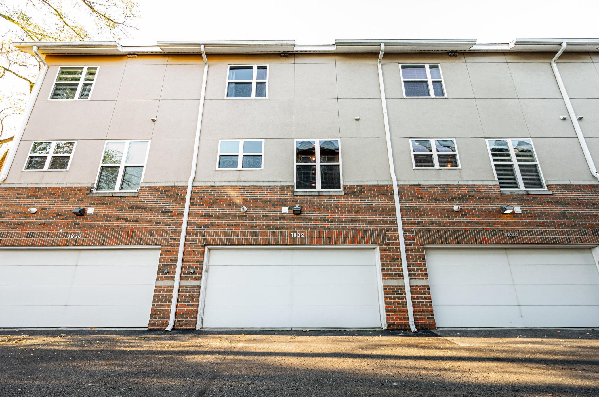 1832 Northwest Blvd, Columbus OH  43212-1670 exterior