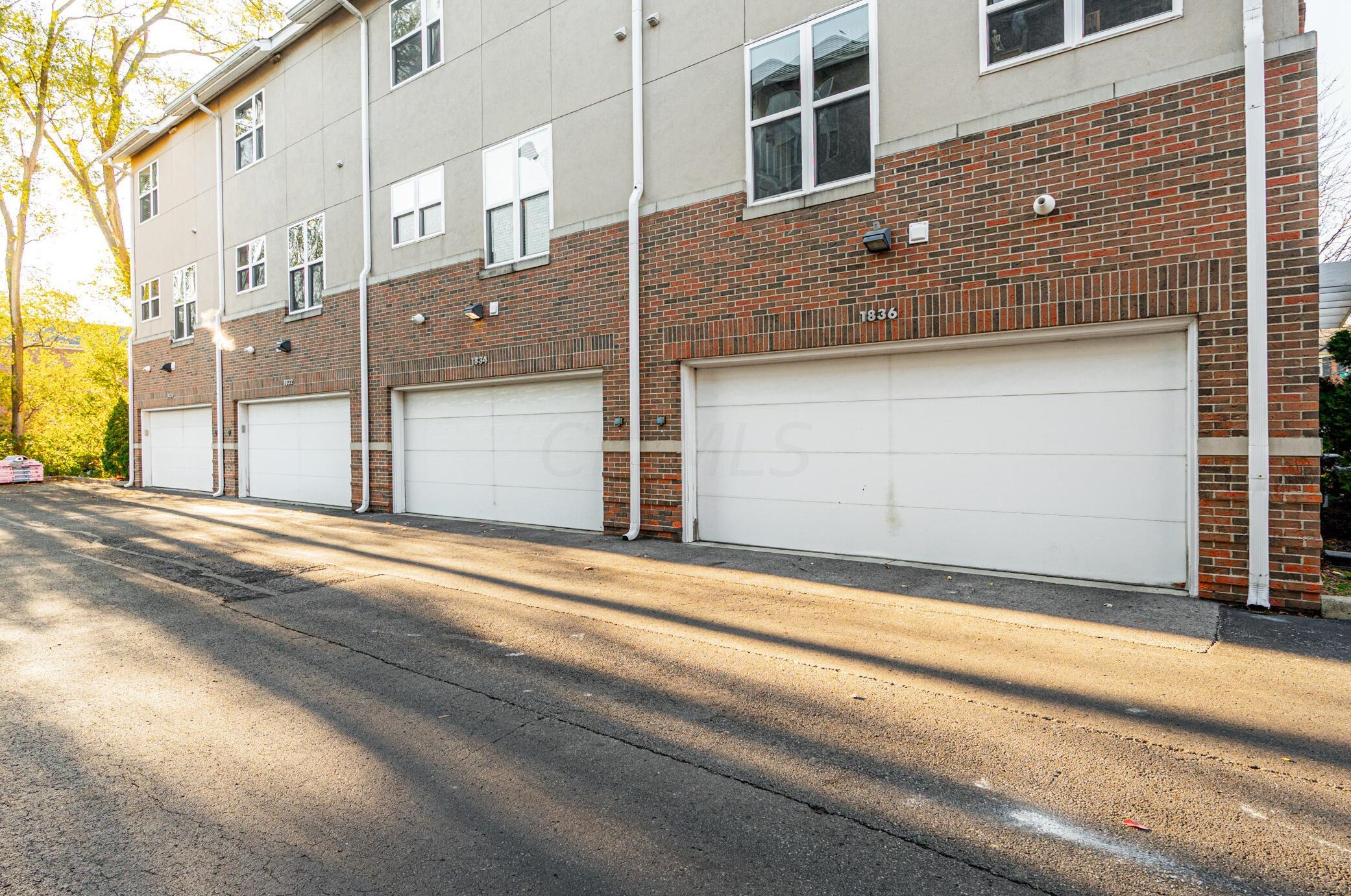 1832 Northwest Blvd, Columbus OH  43212-1670 exterior