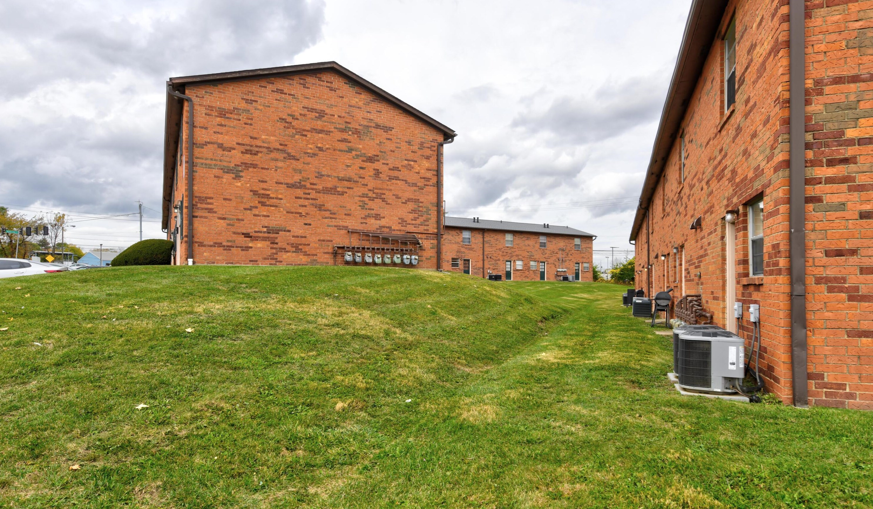 2926 Sandridge Ave, Columbus OH 43224-1841 exterior