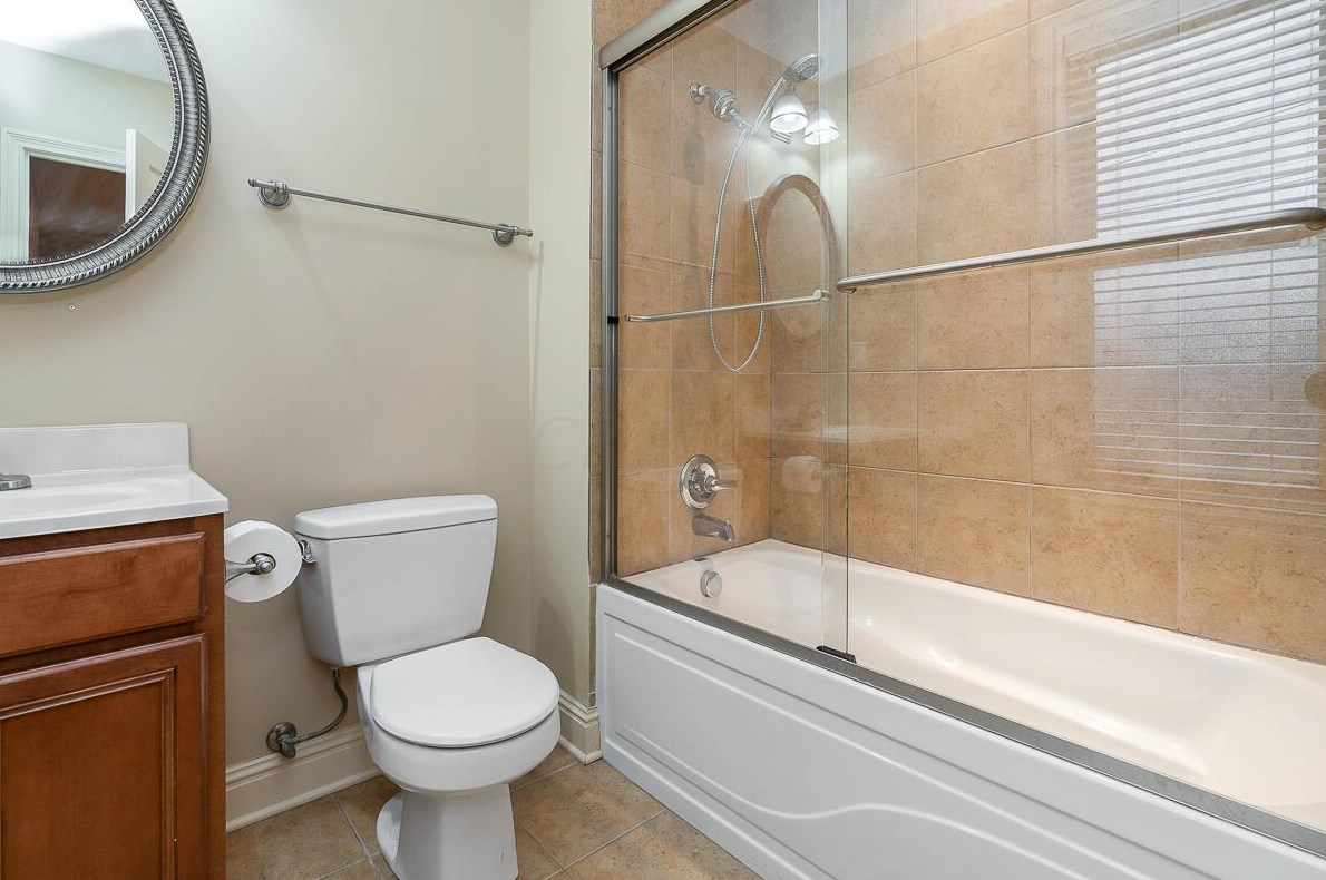 60 Buttles Ave, Columbus OH  43215-1451 exterior