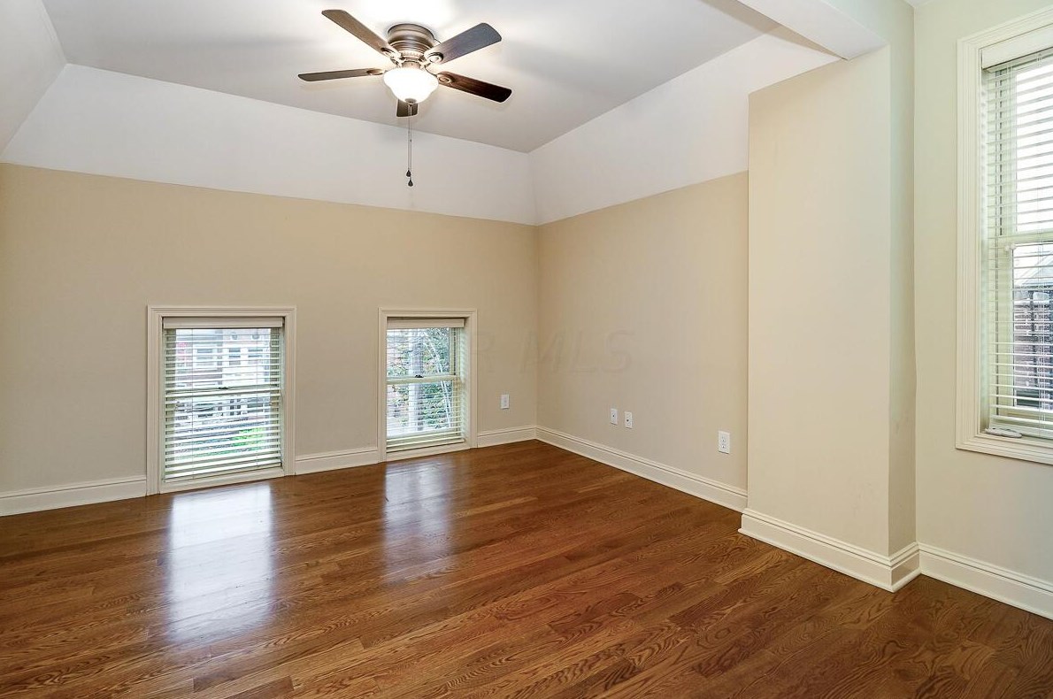 60 Buttles Ave, Columbus OH  43215-1451 exterior