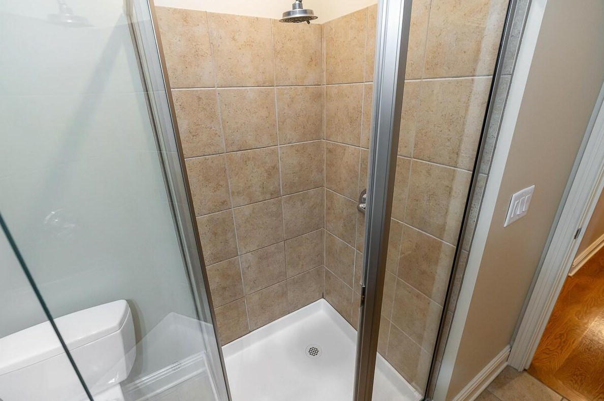 60 Buttles Ave, Columbus OH  43215-1451 exterior