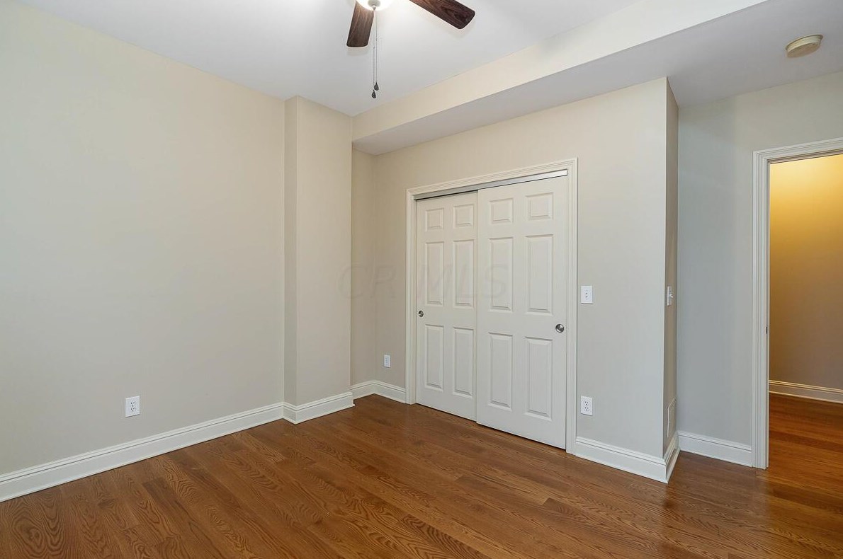 60 Buttles Ave, Columbus OH  43215-1451 exterior