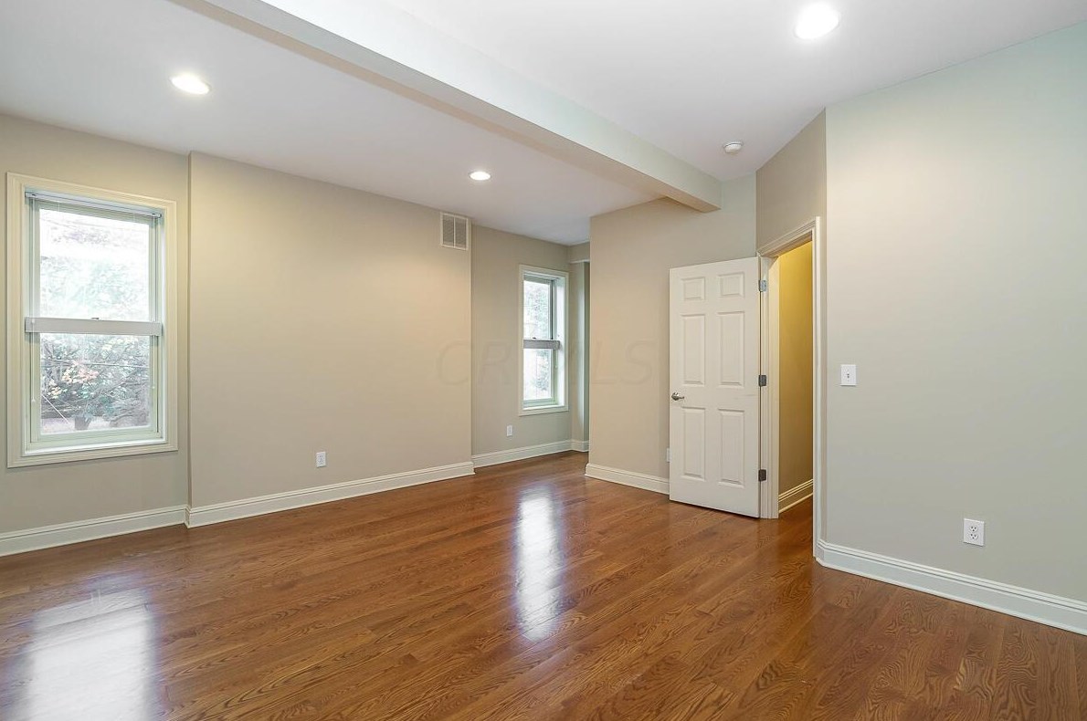 60 Buttles Ave, Columbus OH  43215-1451 exterior