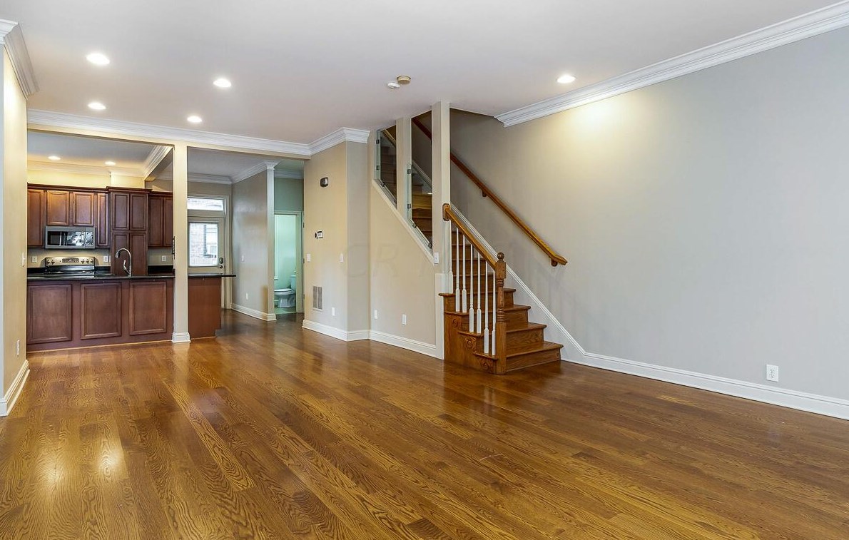 60 Buttles Ave, Columbus OH  43215-1451 exterior