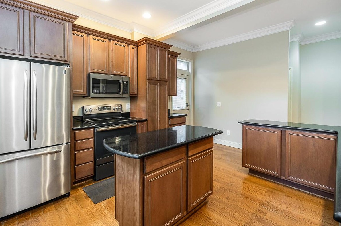 60 Buttles Ave, Columbus OH  43215-1451 exterior