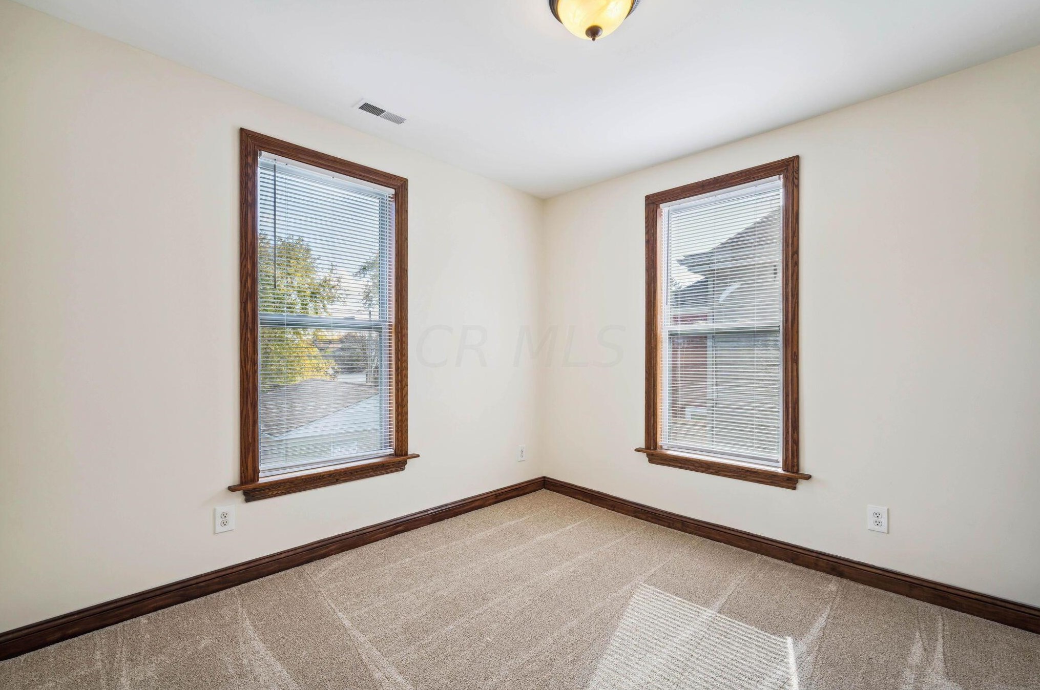 1620 4th St, Columbus OH 43201-2213 exterior