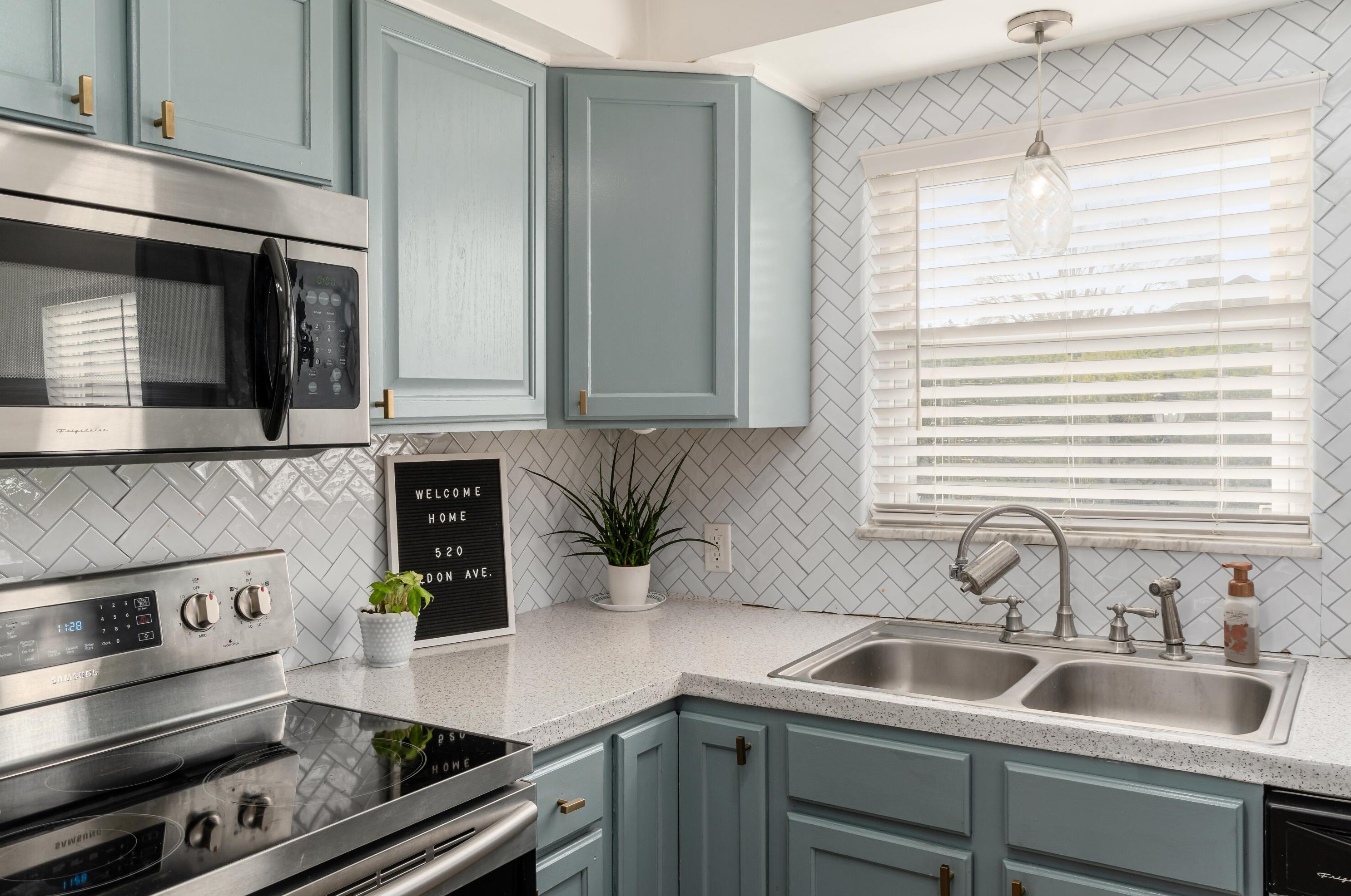 520 Eldon Ave, Columbus OH 43204-3702 exterior