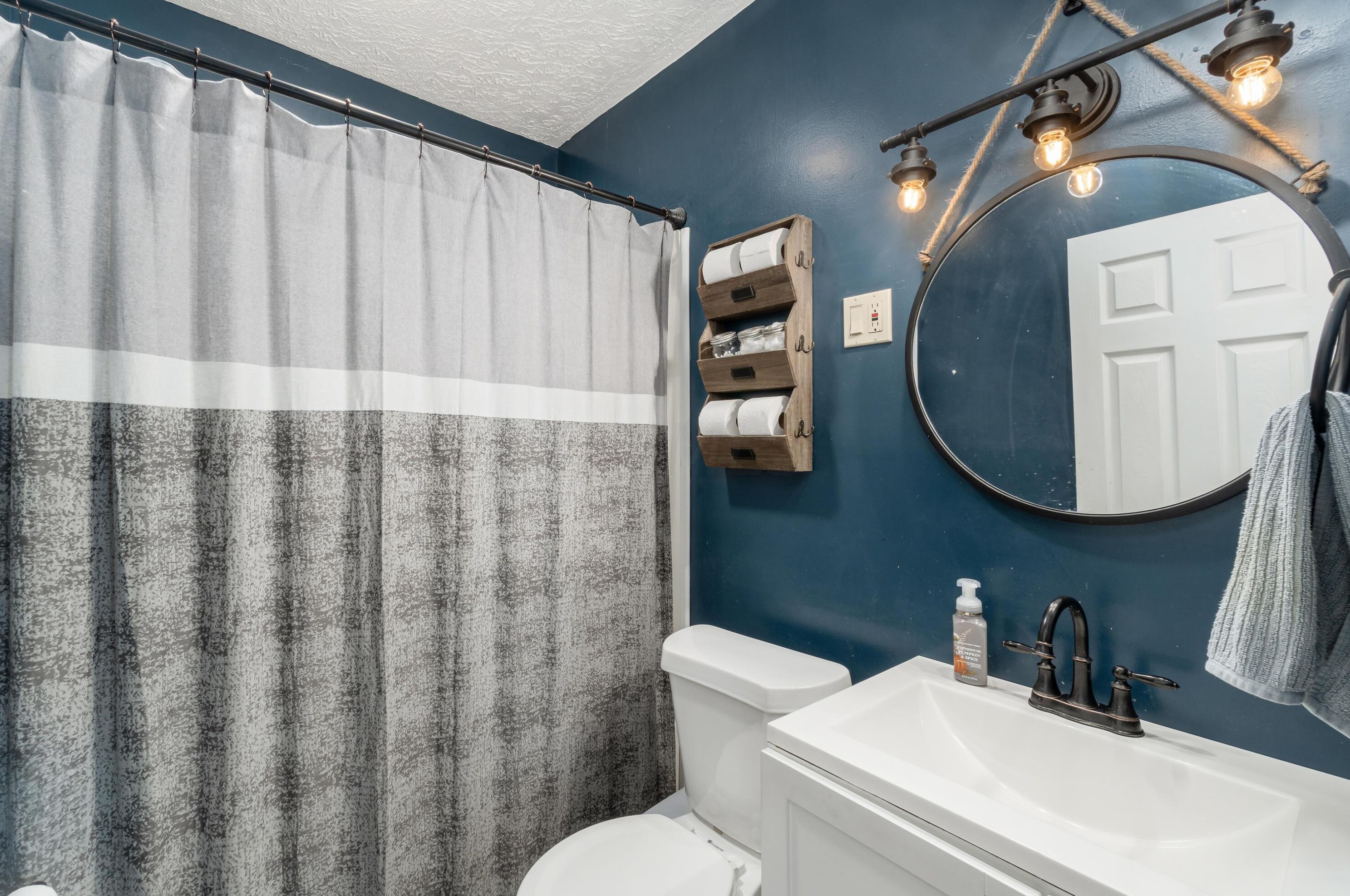 520 Eldon Ave, Columbus OH 43204-3702 exterior