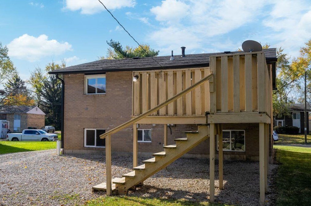 3720 Beulah Rd, Columbus OH 43224-2615 exterior