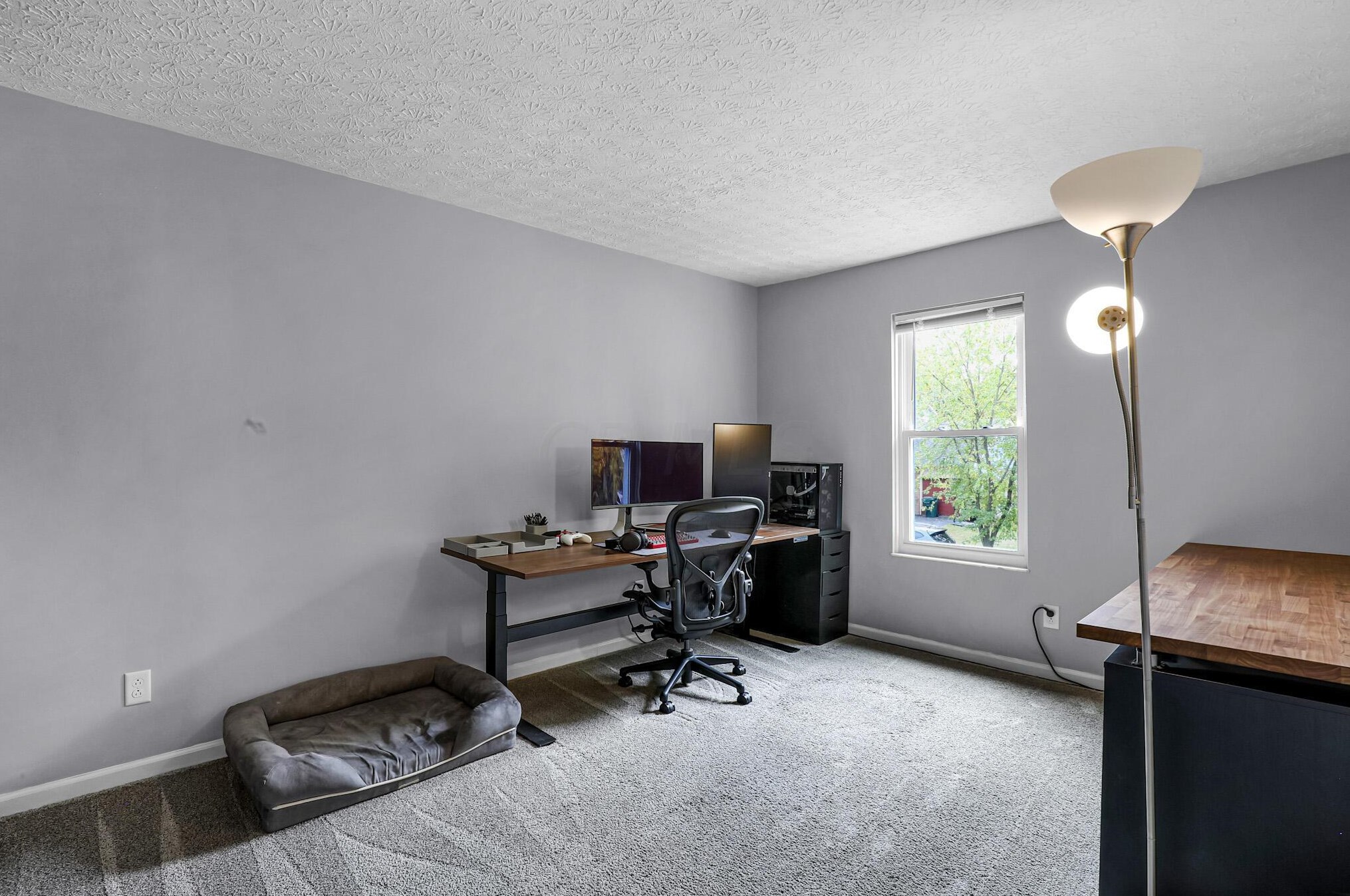 2424 Sandstrom Dr, Columbus OH  43235-1890 exterior