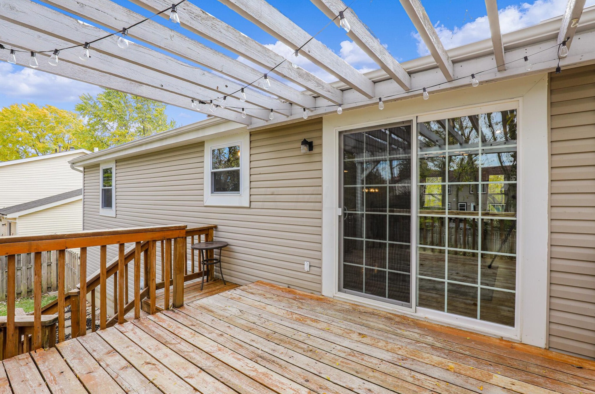 2424 Sandstrom Dr, Columbus OH  43235-1890 exterior