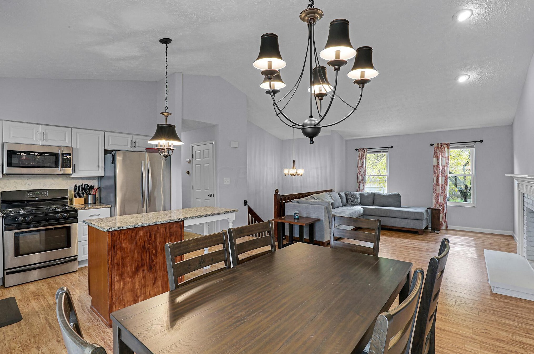 2424 Sandstrom Dr, Columbus OH  43235-1890 exterior