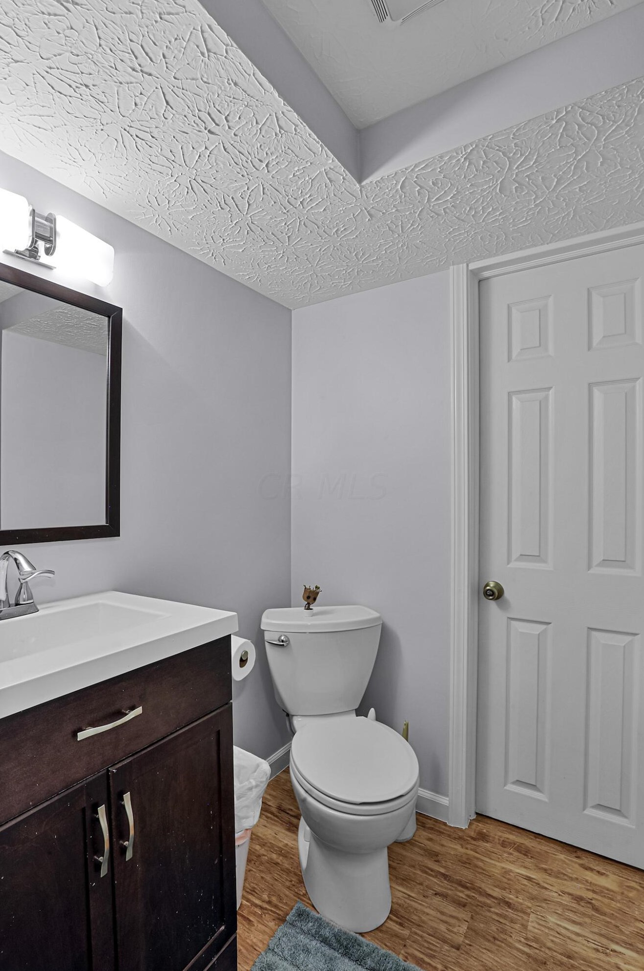 2424 Sandstrom Dr, Columbus OH  43235-1890 exterior