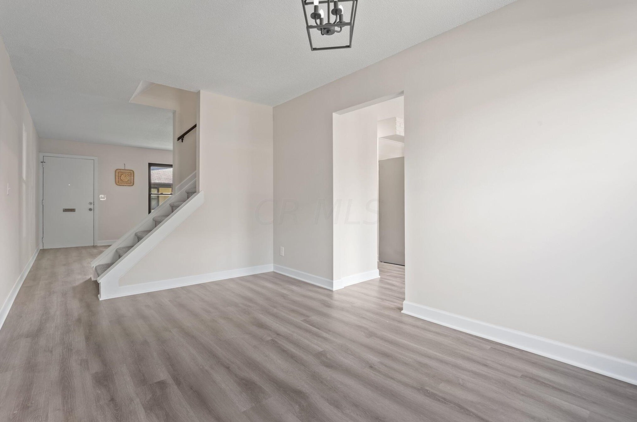 1601 Stephanie Ct, Columbus OH 43232-7408 exterior