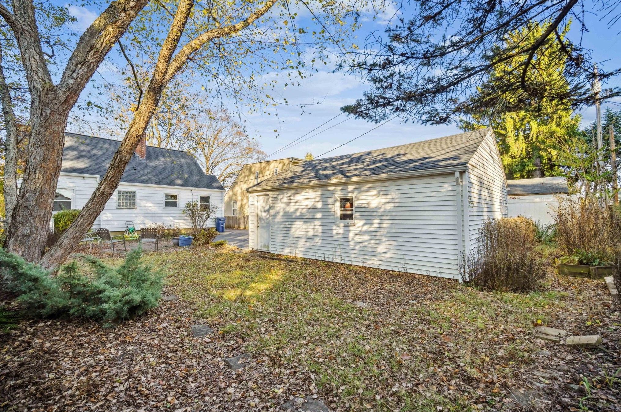 555 Chatham Rd, Columbus OH  43214-3321 exterior