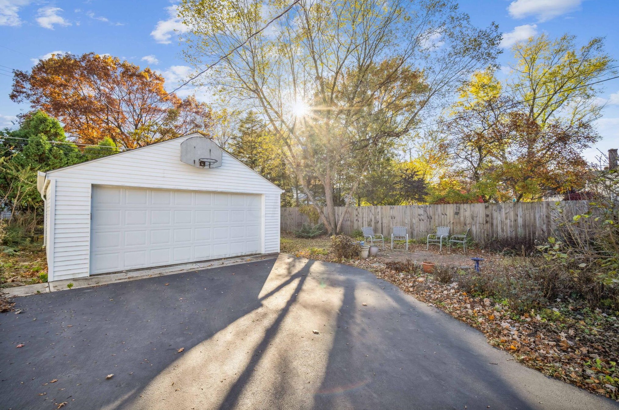 555 Chatham Rd, Columbus OH  43214-3321 exterior