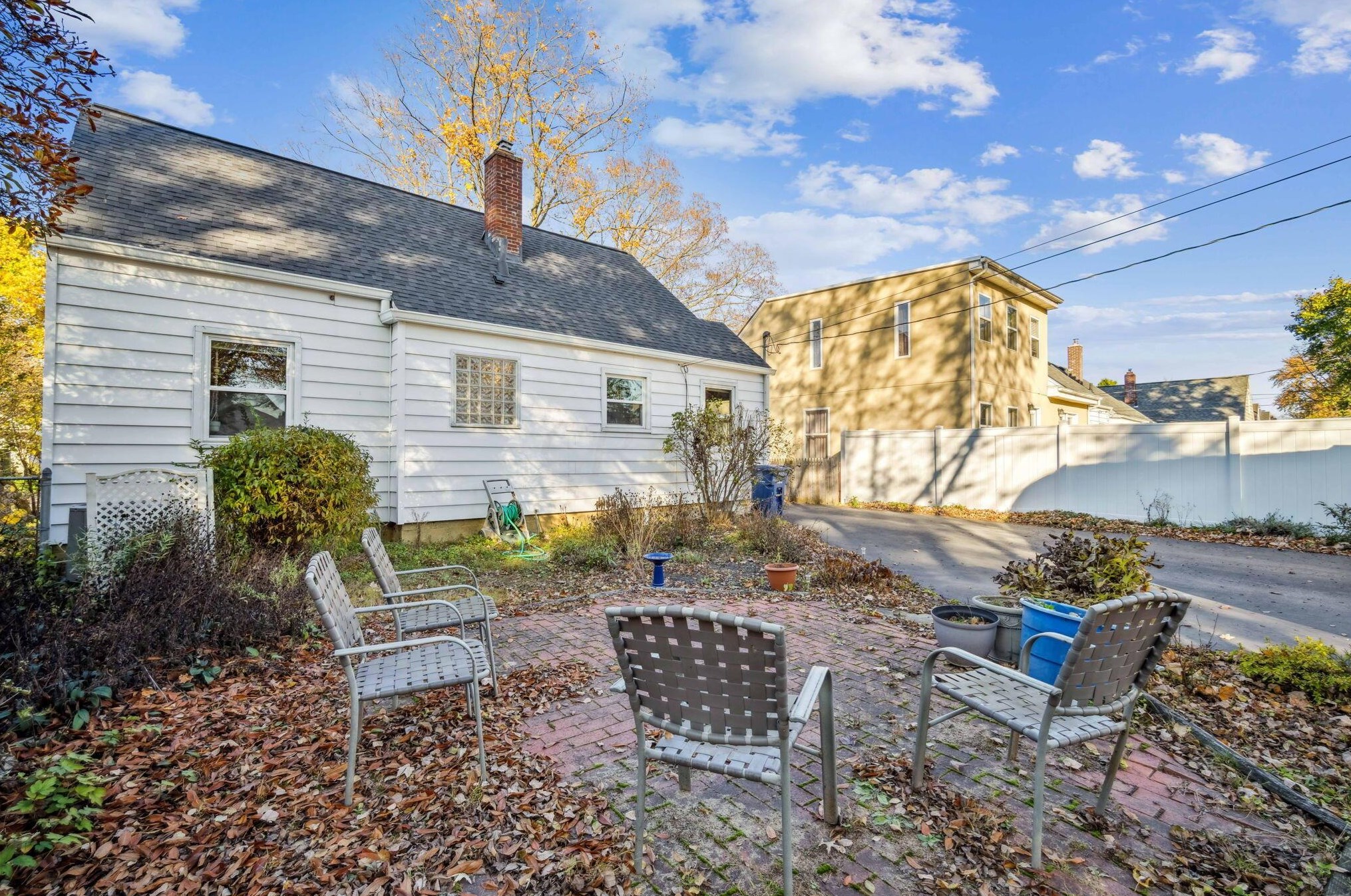 555 Chatham Rd, Columbus OH  43214-3321 exterior