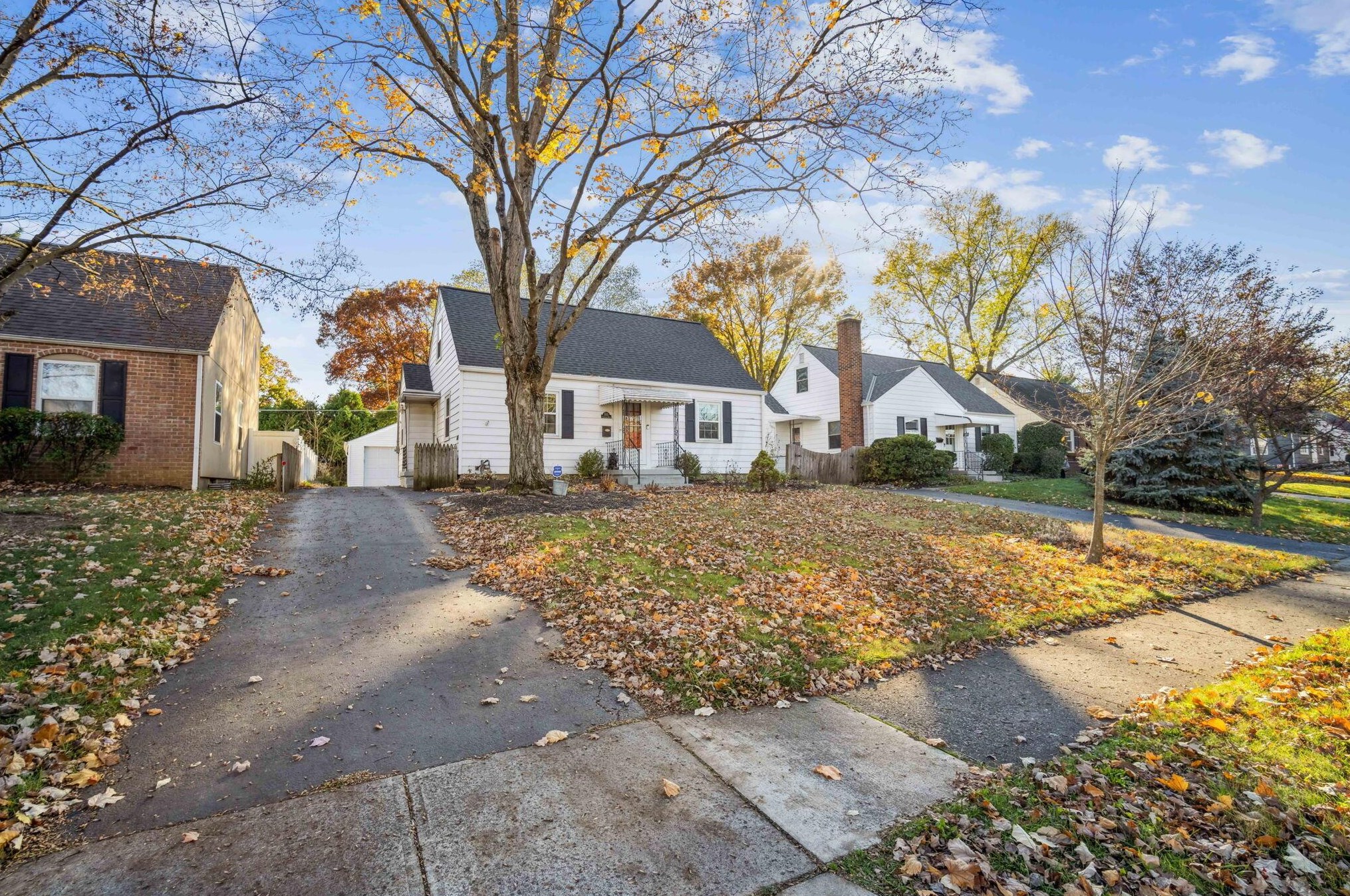 555 Chatham Rd, Columbus OH  43214-3321 exterior