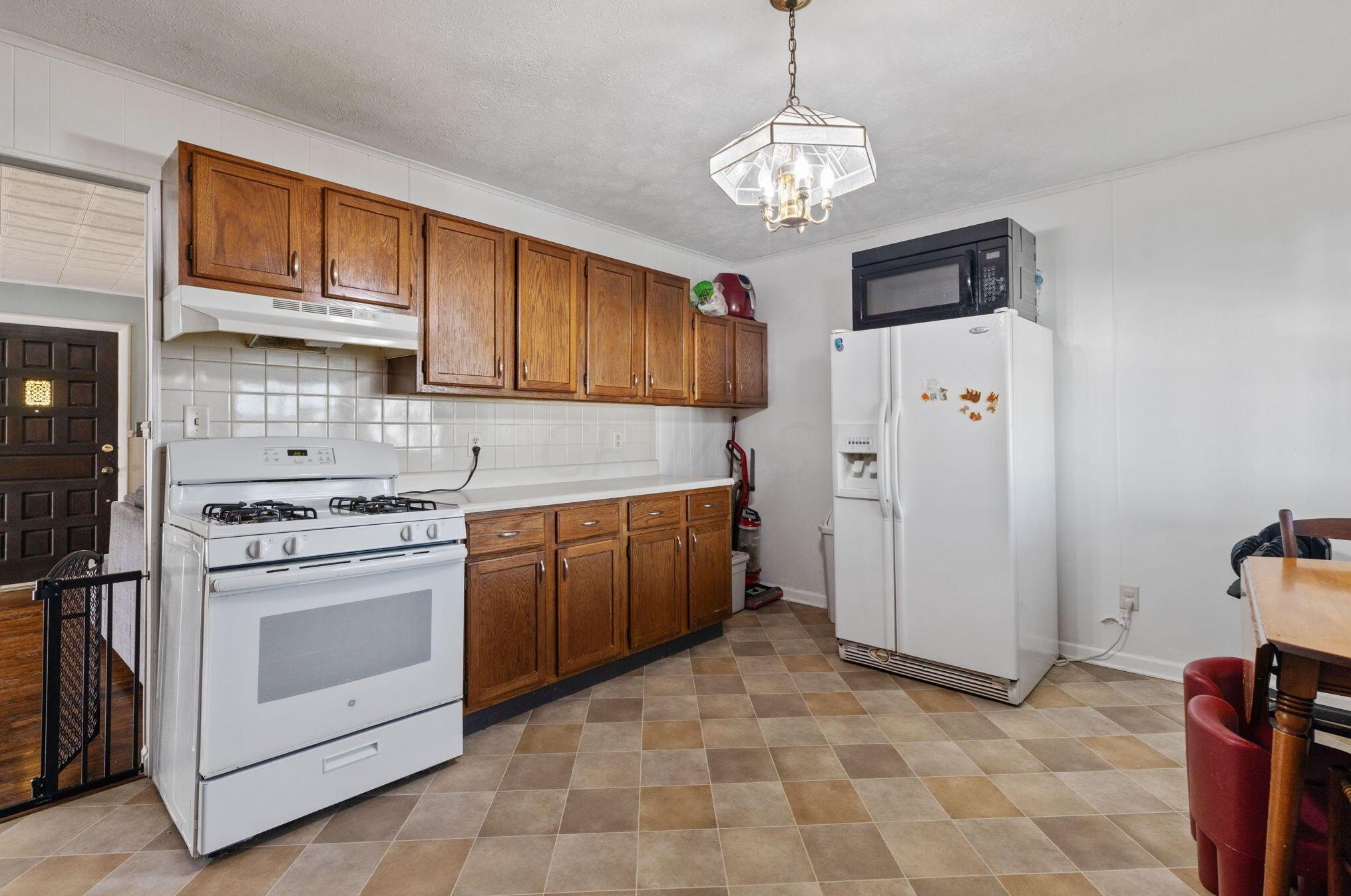 592 Glendora Rd, Columbus OH  43207-4136 exterior