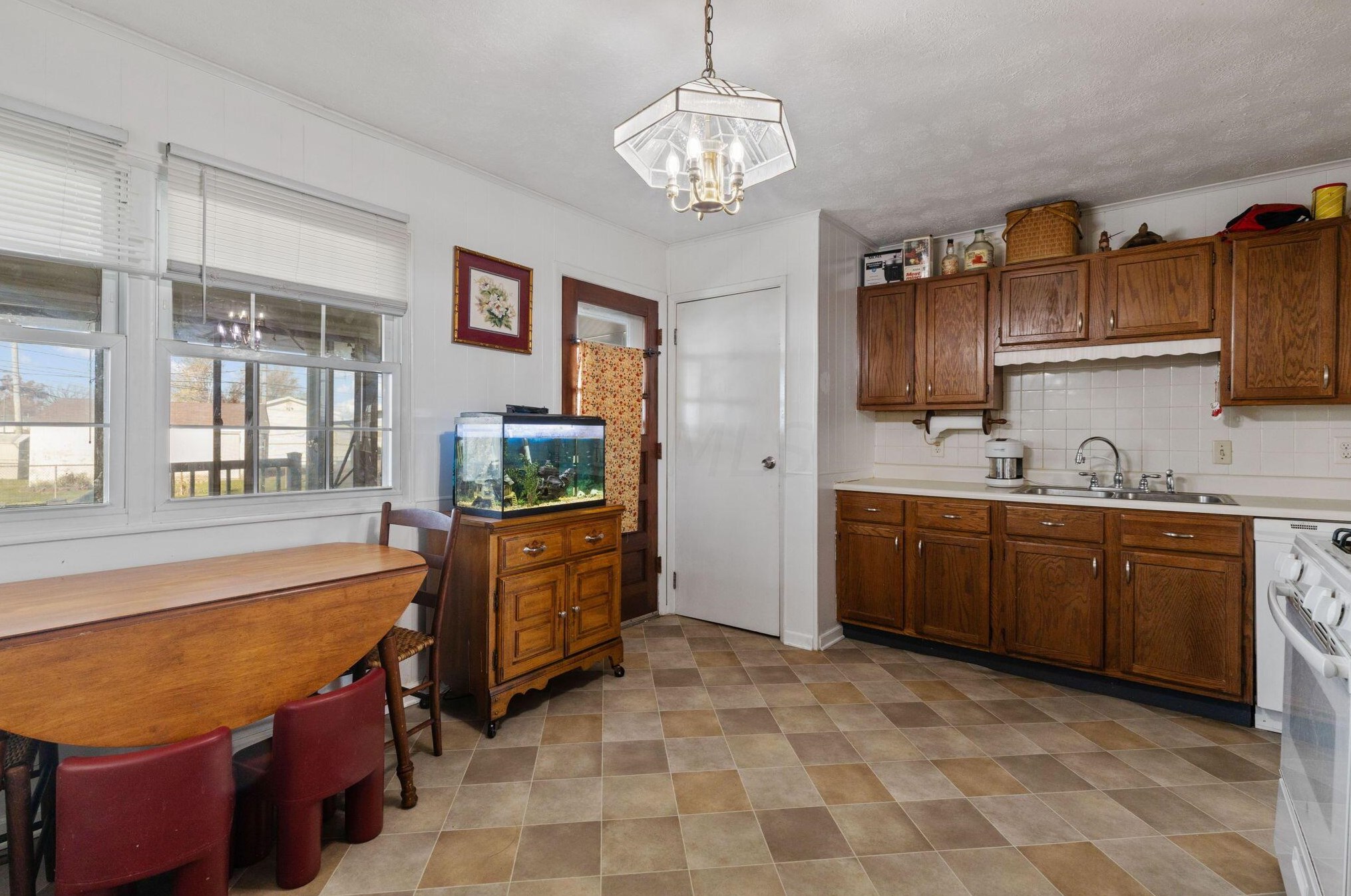 592 Glendora Rd, Columbus OH  43207-4136 exterior