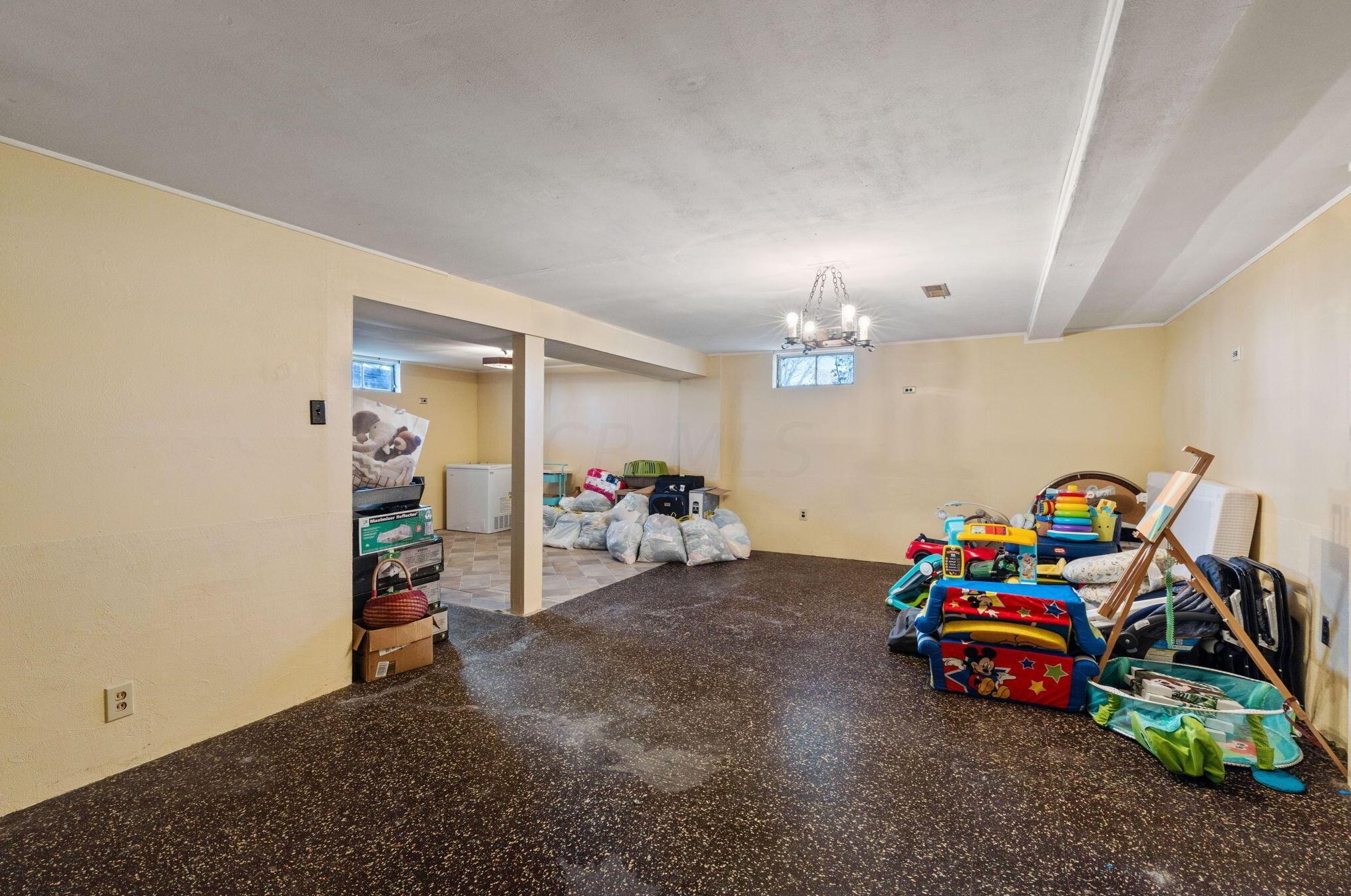 592 Glendora Rd, Columbus OH  43207-4136 exterior