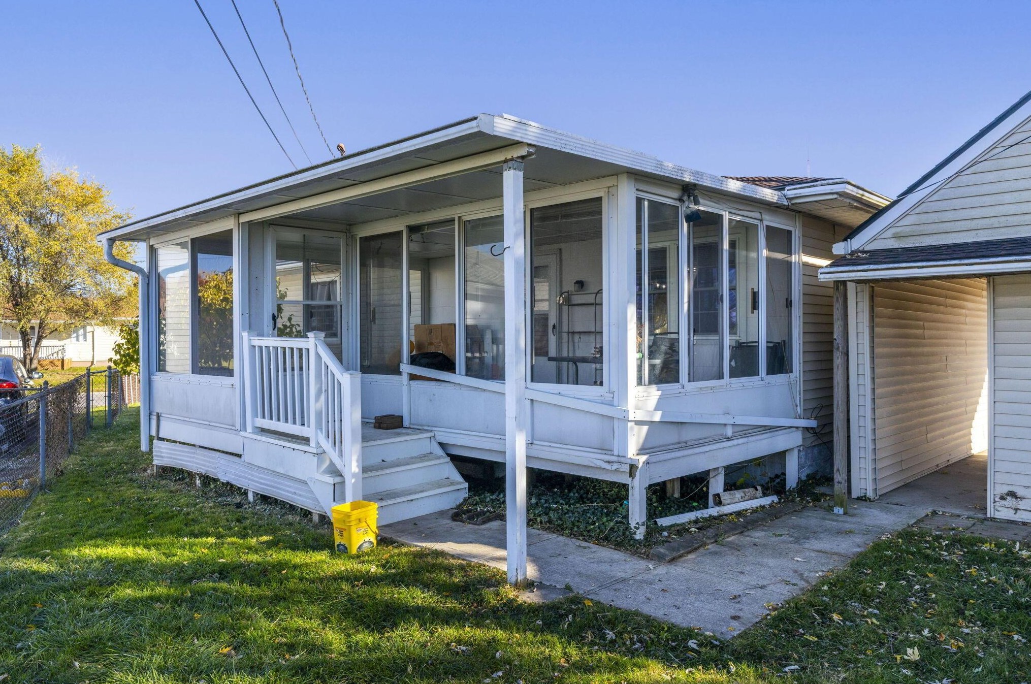 592 Glendora Rd, Columbus OH  43207-4136 exterior