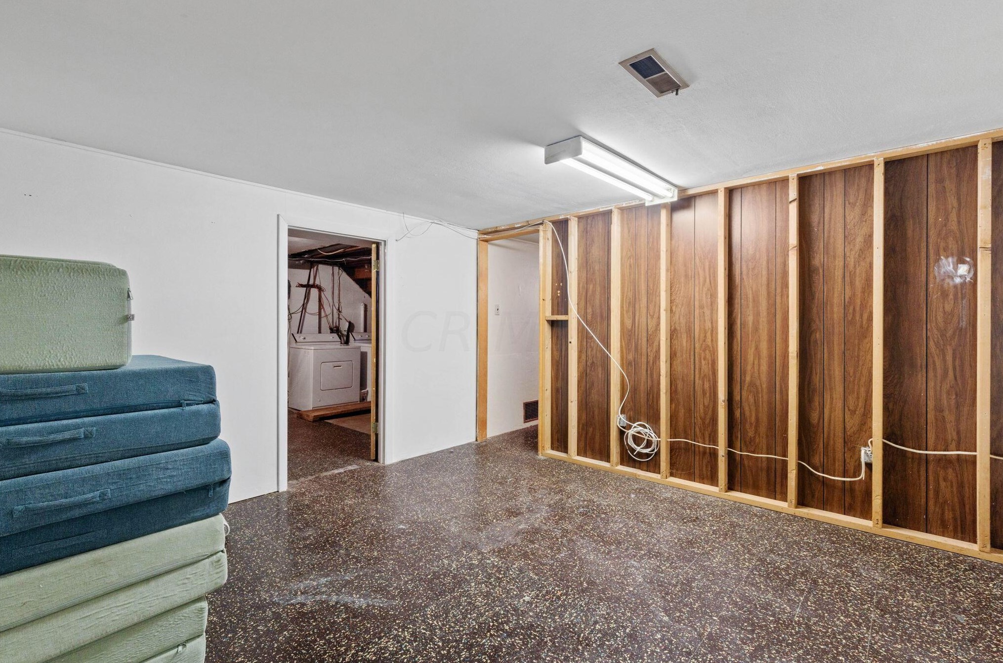 592 Glendora Rd, Columbus OH  43207-4136 exterior