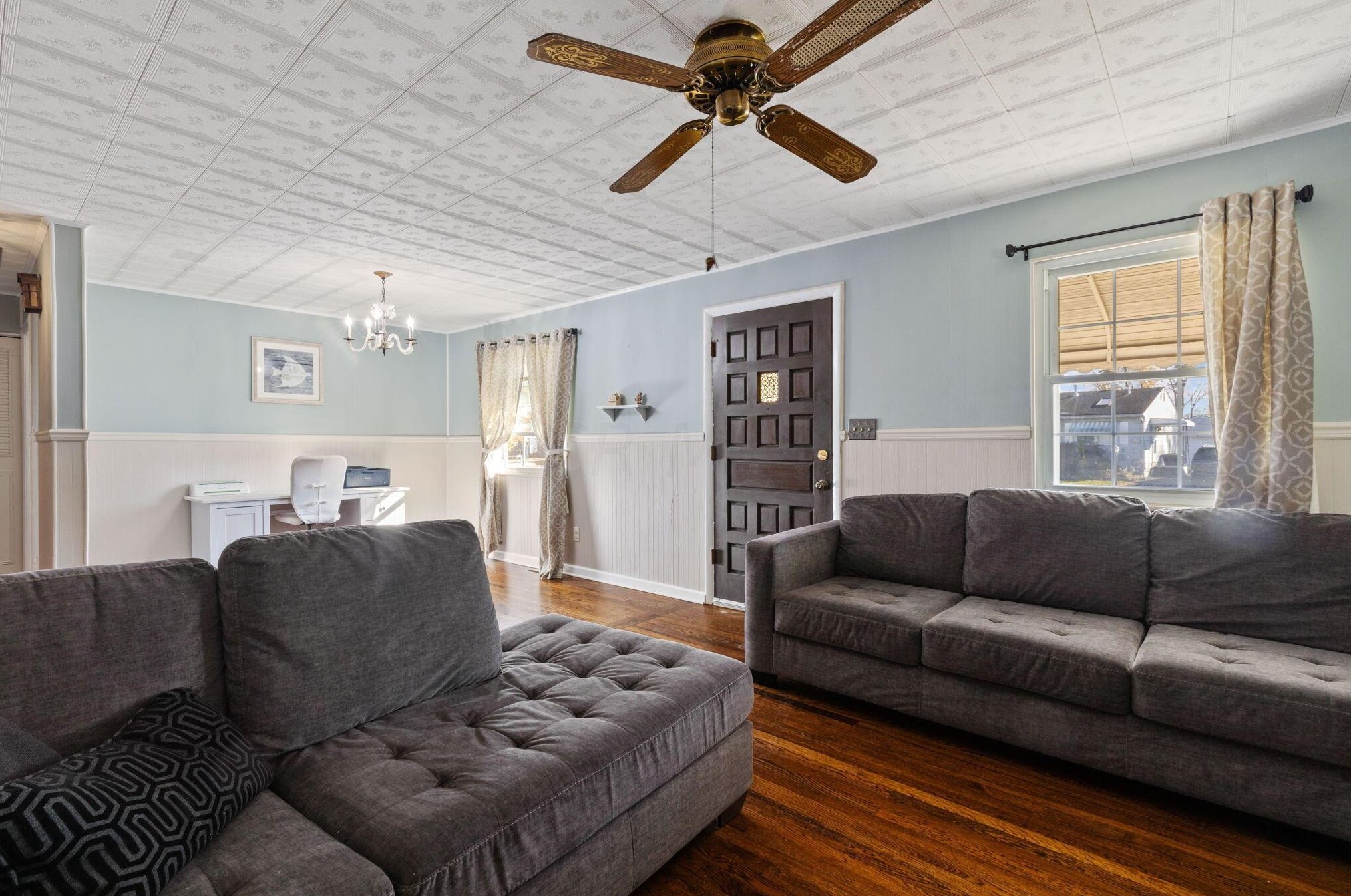 592 Glendora Rd, Columbus OH  43207-4136 exterior