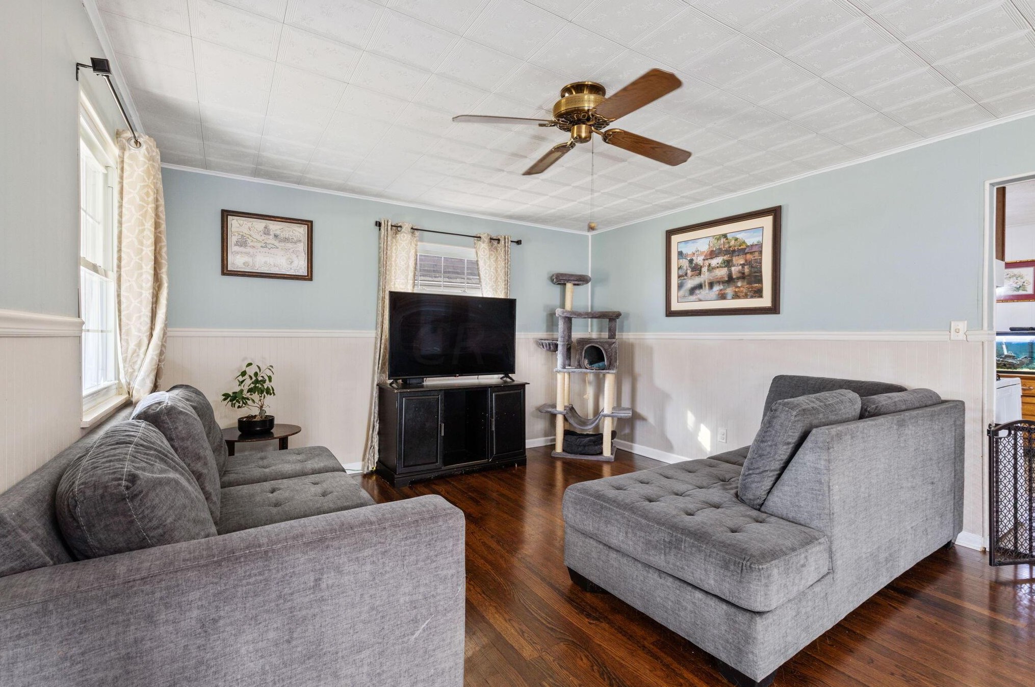 592 Glendora Rd, Columbus OH  43207-4136 exterior