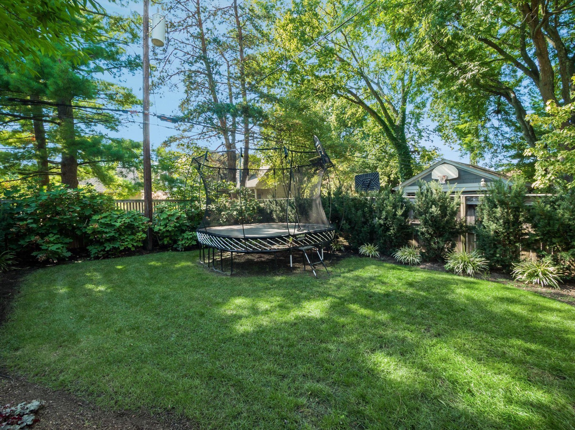 2351 Kensington Dr, Columbus OH 43221-3770 exterior